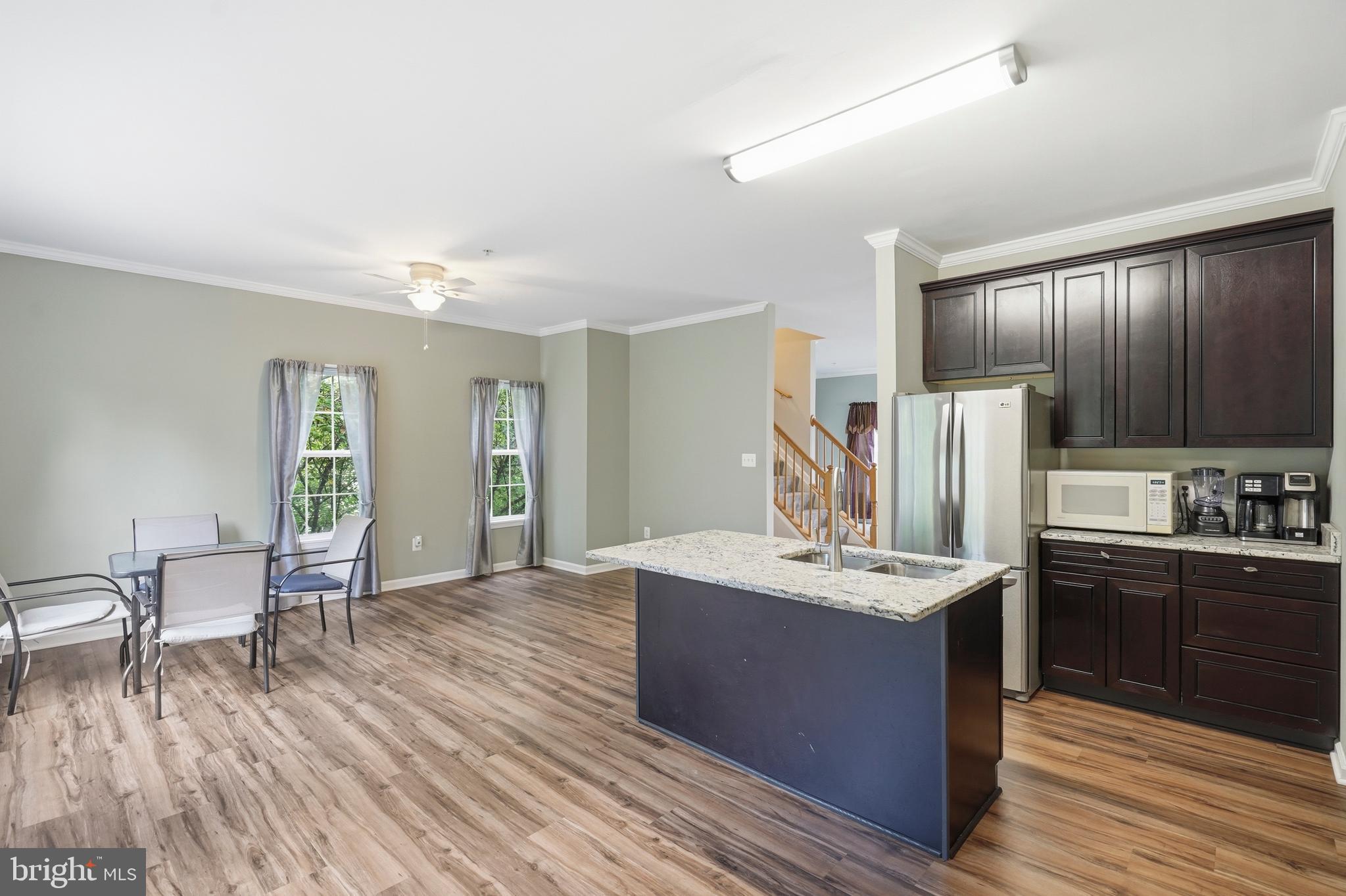 EMERALD KNOLLS - Residential