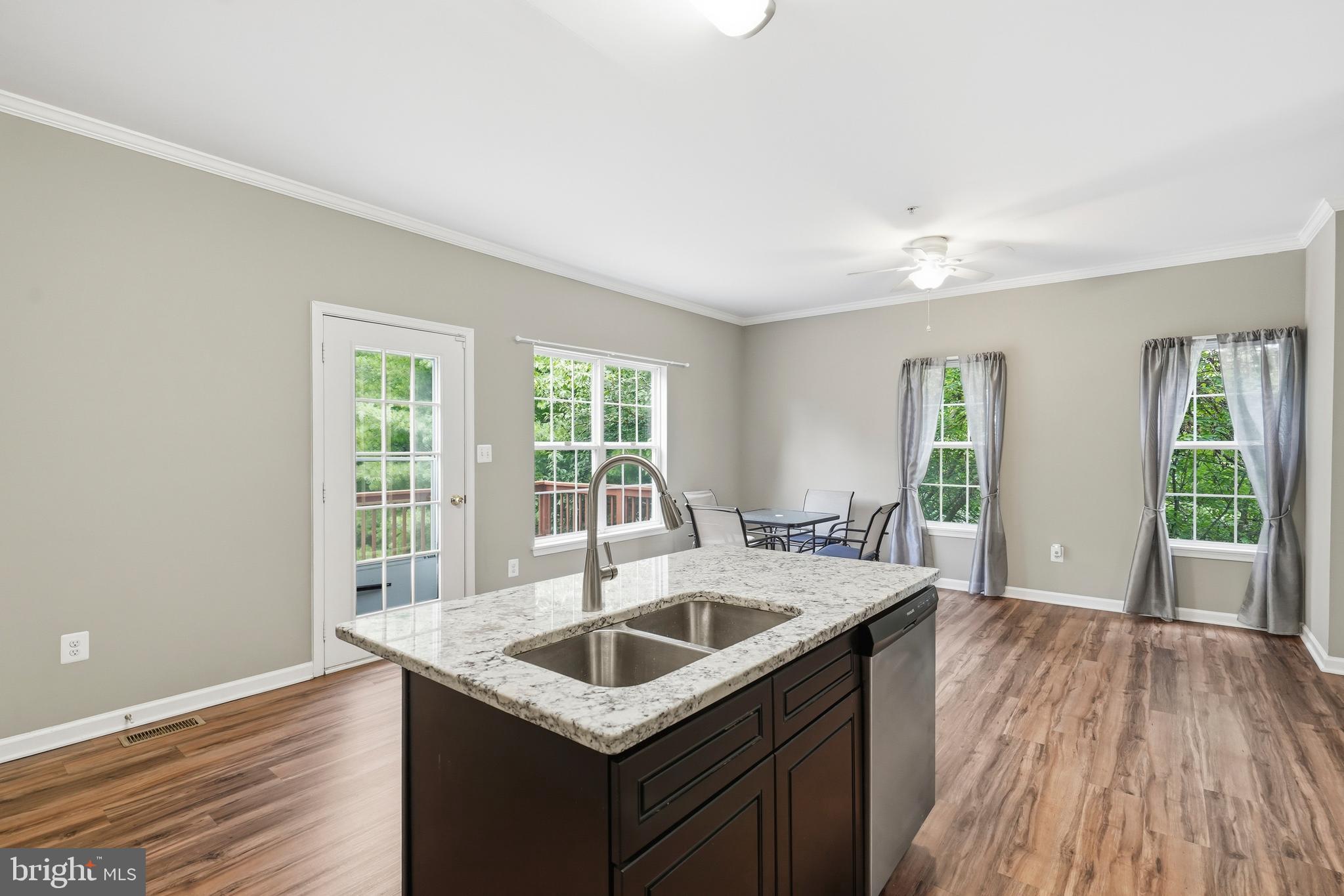 EMERALD KNOLLS - Residential