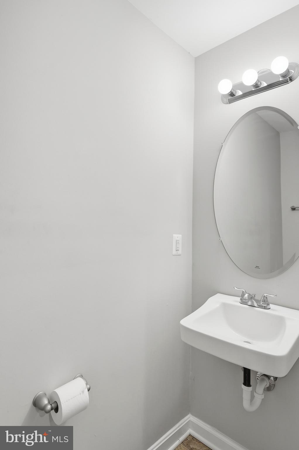 EMERALD KNOLLS - Residential