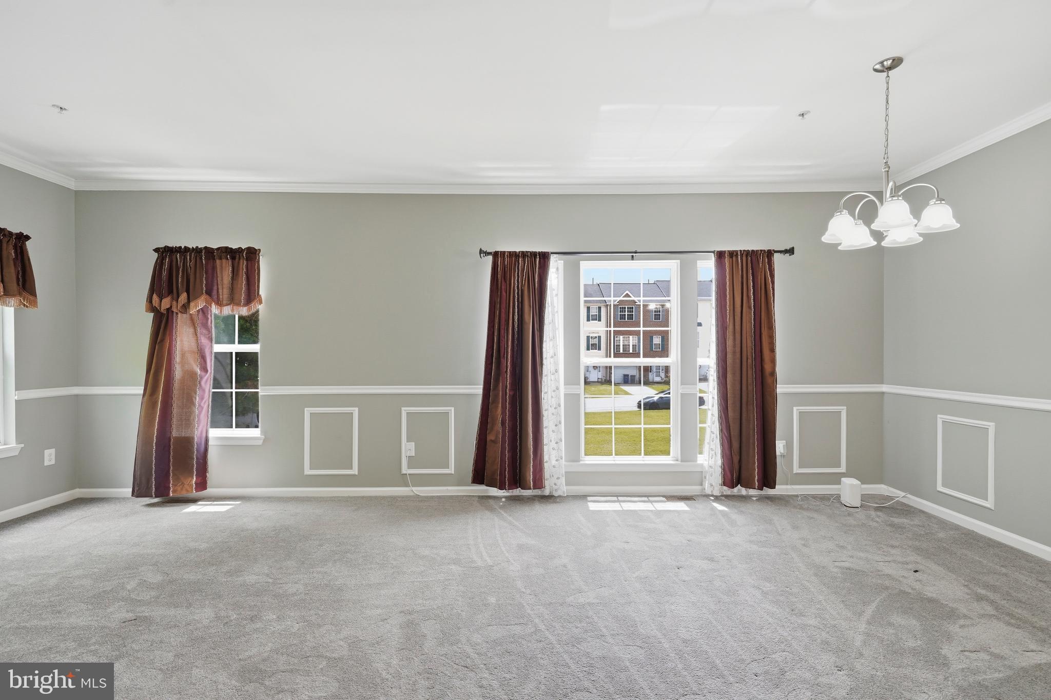EMERALD KNOLLS - Residential