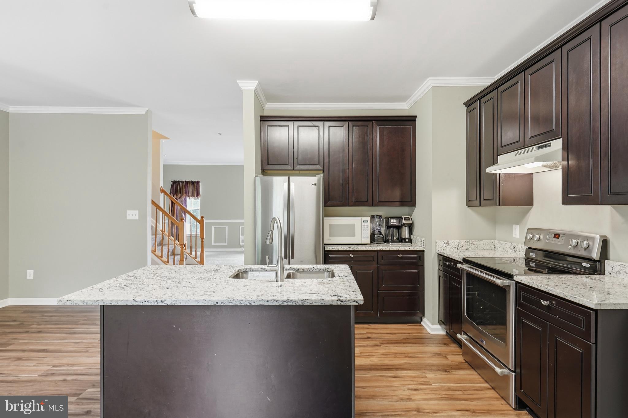EMERALD KNOLLS - Residential
