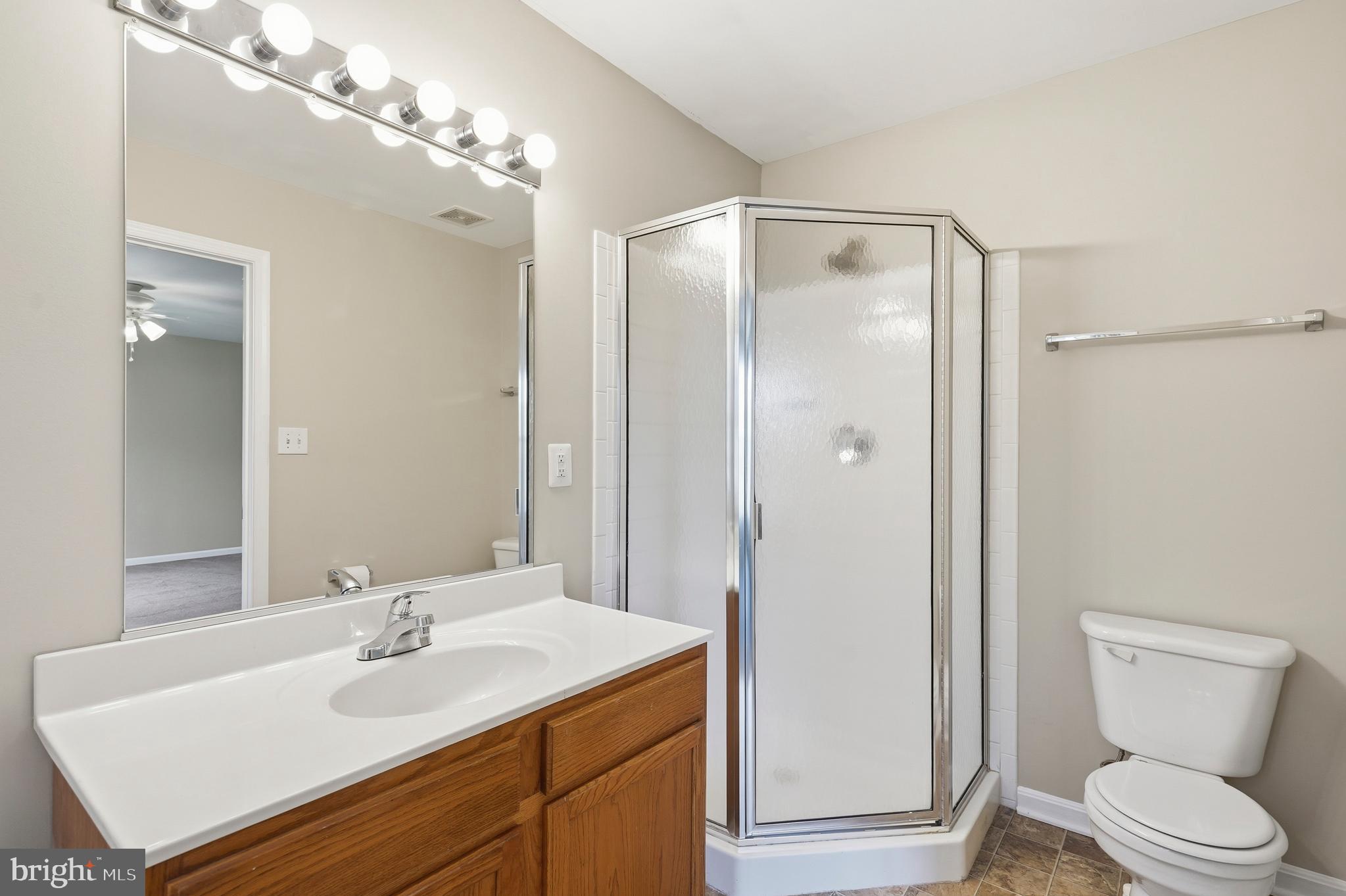 EMERALD KNOLLS - Residential