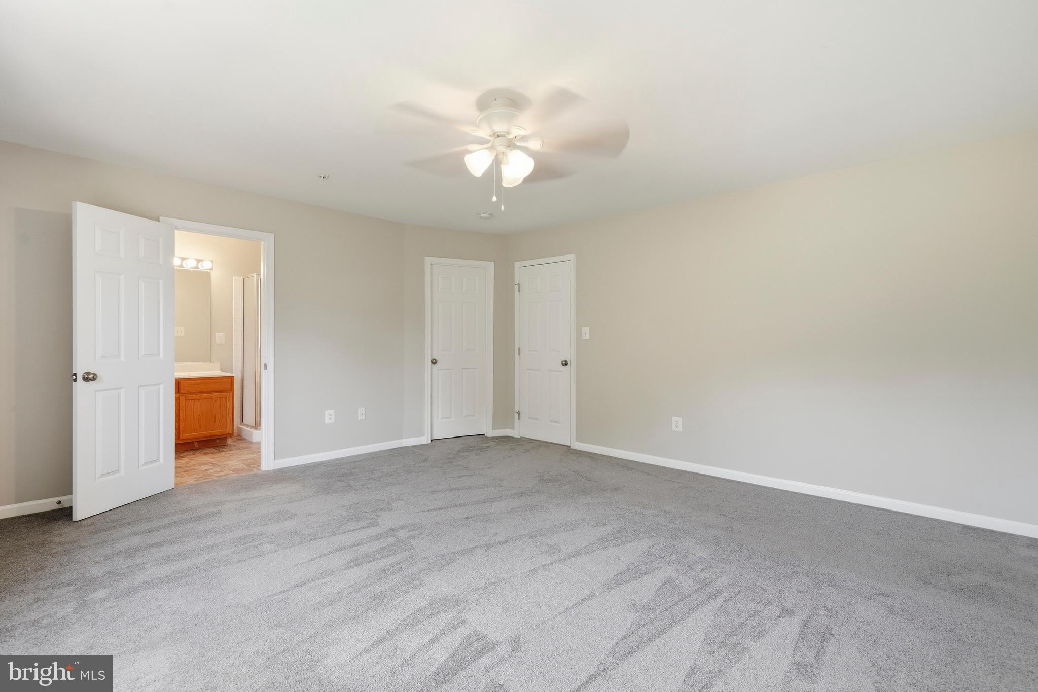 EMERALD KNOLLS - Residential