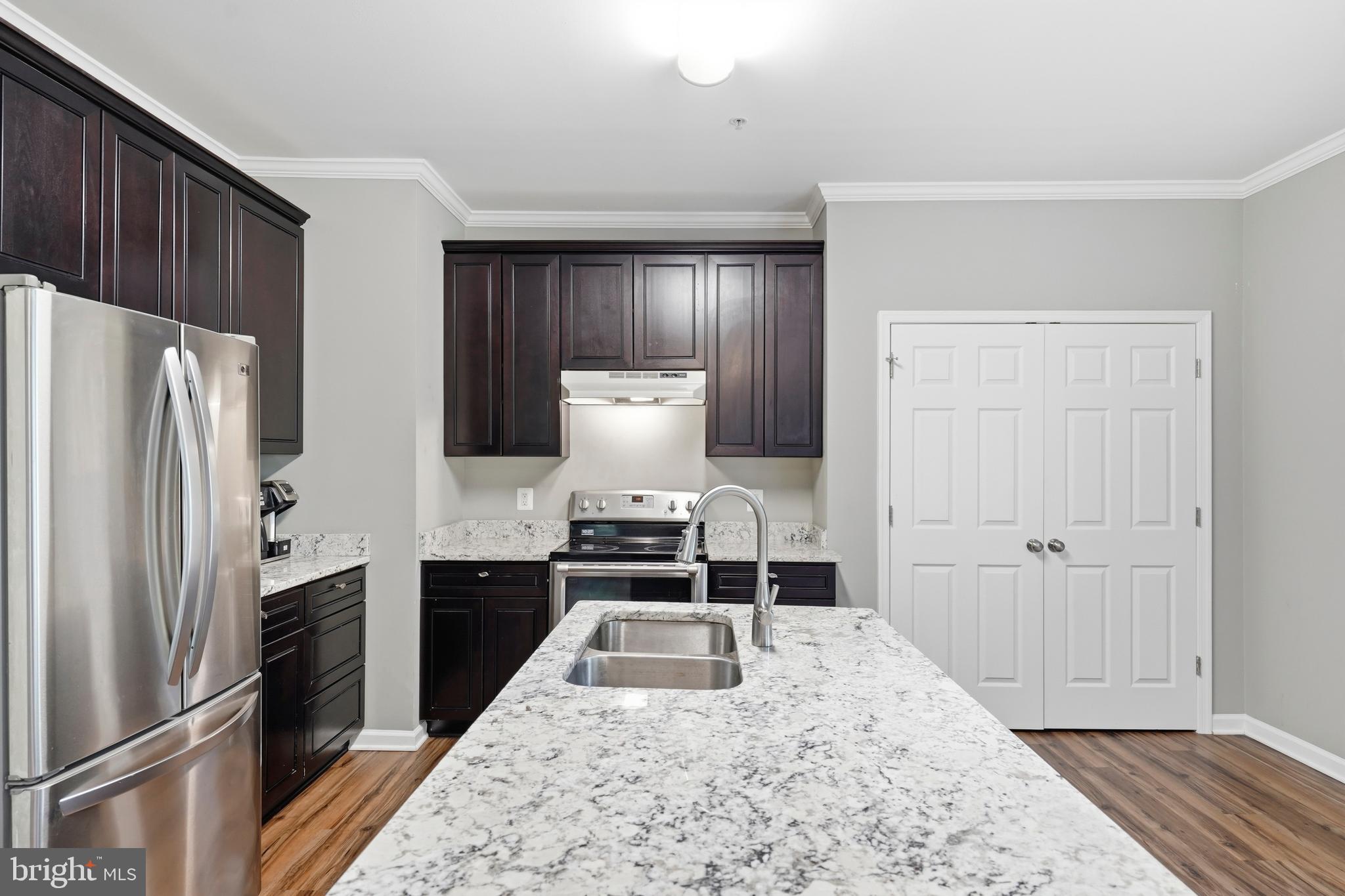 EMERALD KNOLLS - Residential