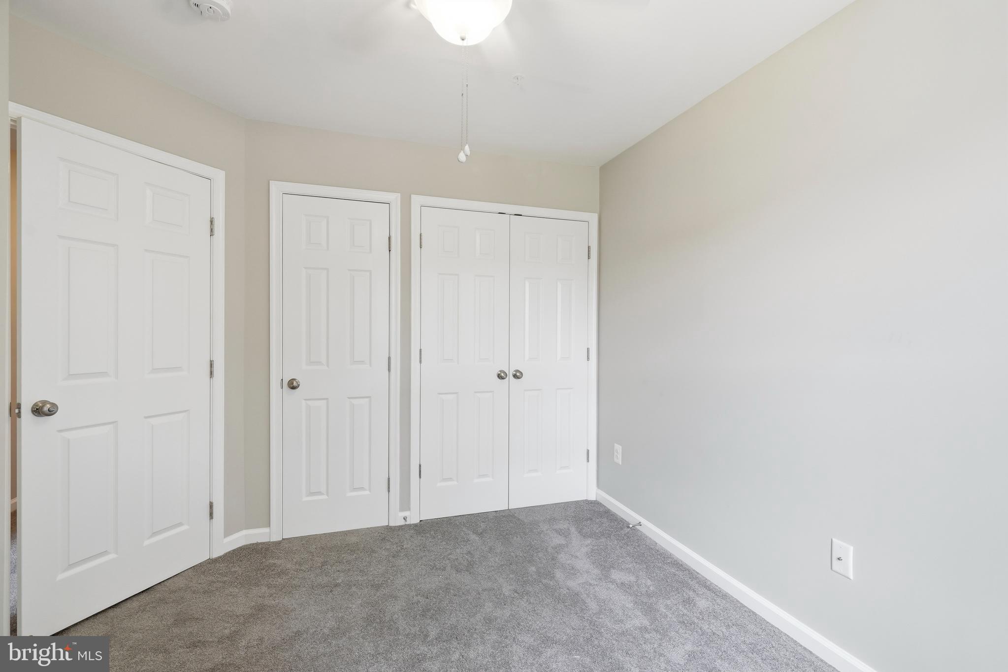 EMERALD KNOLLS - Residential