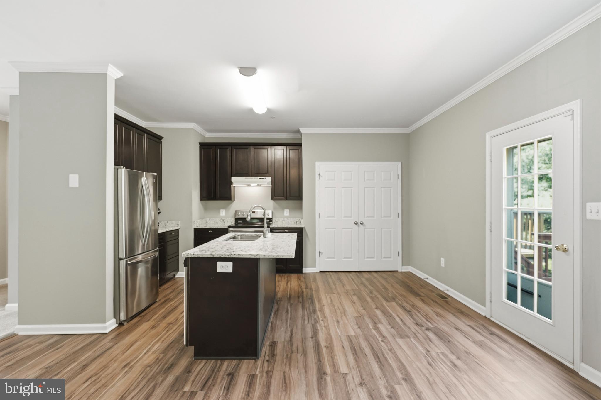 EMERALD KNOLLS - Residential