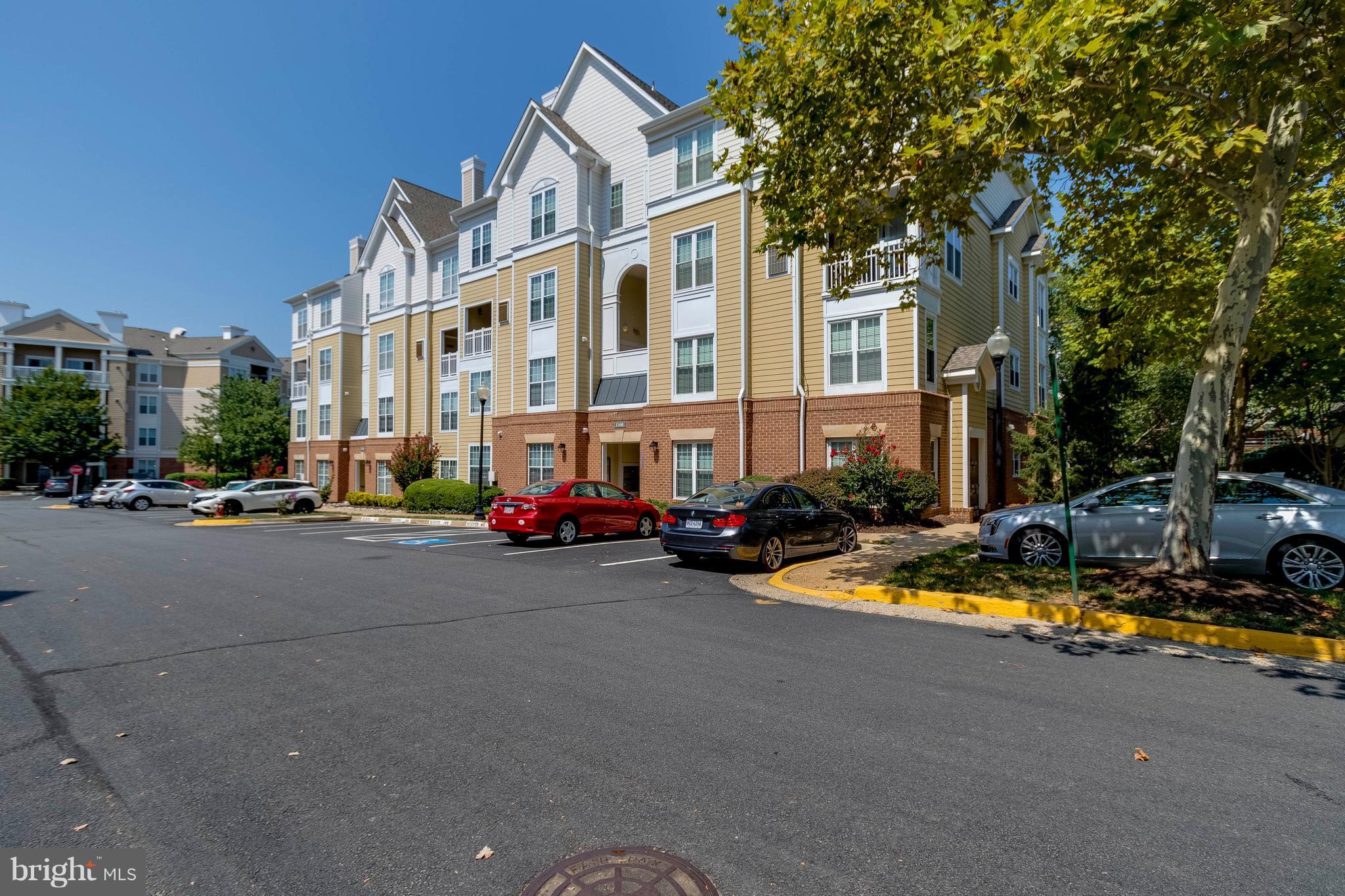 Fantastic location, steps to the future Herndon Metro stop! Great condition, SS appliances, ceramic tile kit floor, new granite counters, spacious kitchen pantry! Cozy gas fireplace for warm winter nights! Faithful maintenance of HVAC. Brand new windows and sliding glass doors! Plenty of parking for visitors. Condo fees include water, trash, pool membership, gym. Close to Worldgate shopping!