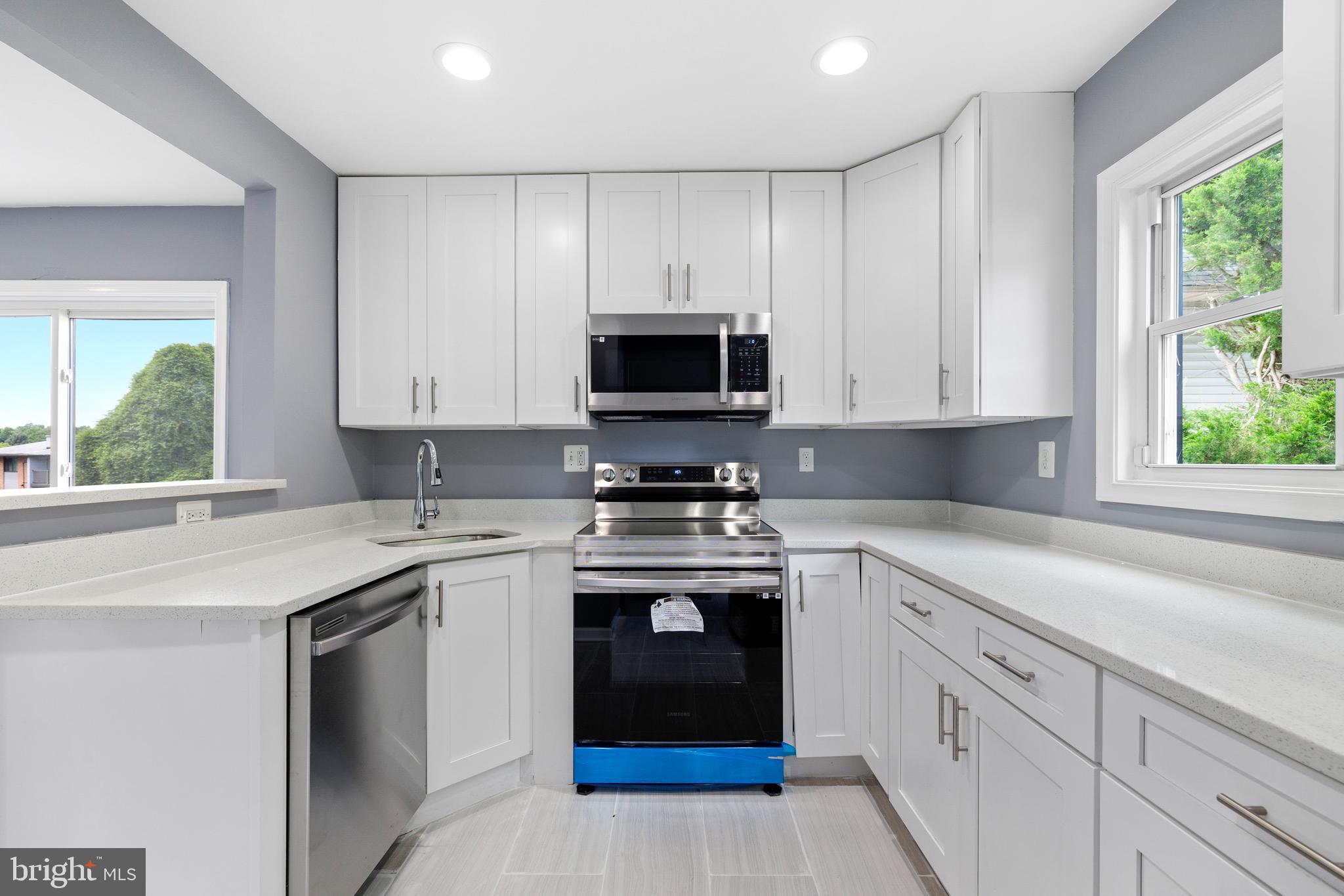 CENTRAL PARK CONDO - Residential
