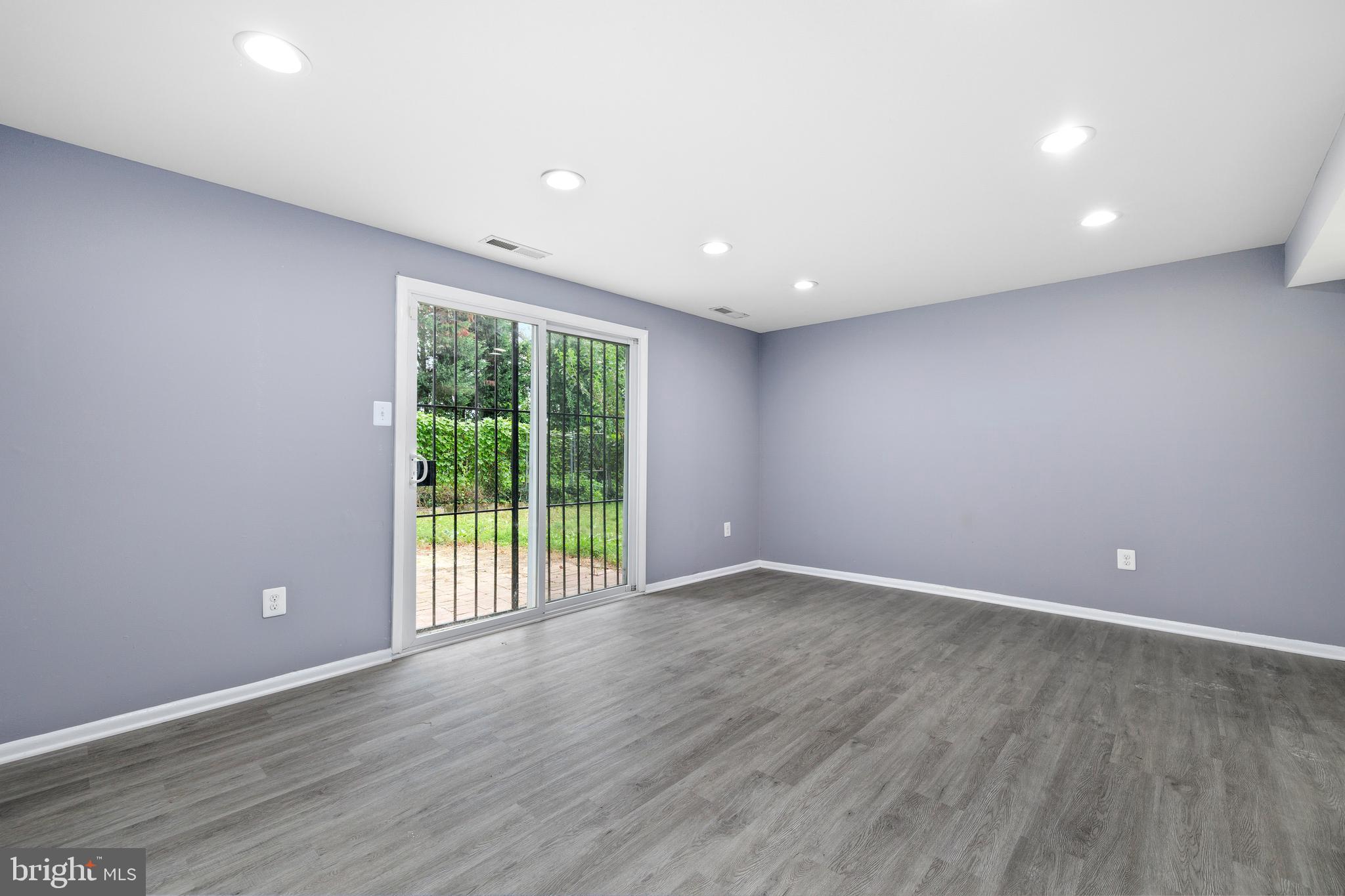 CENTRAL PARK CONDO - Residential