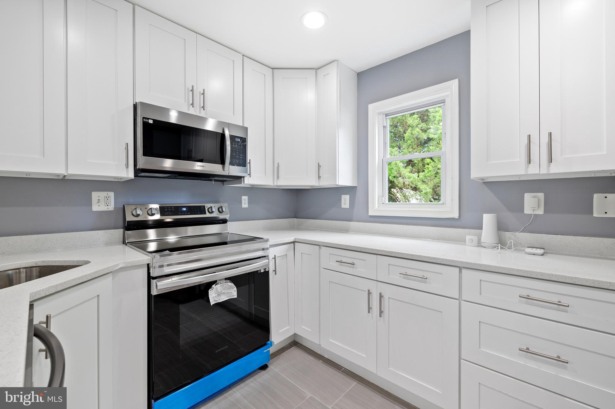 CENTRAL PARK CONDO - Residential