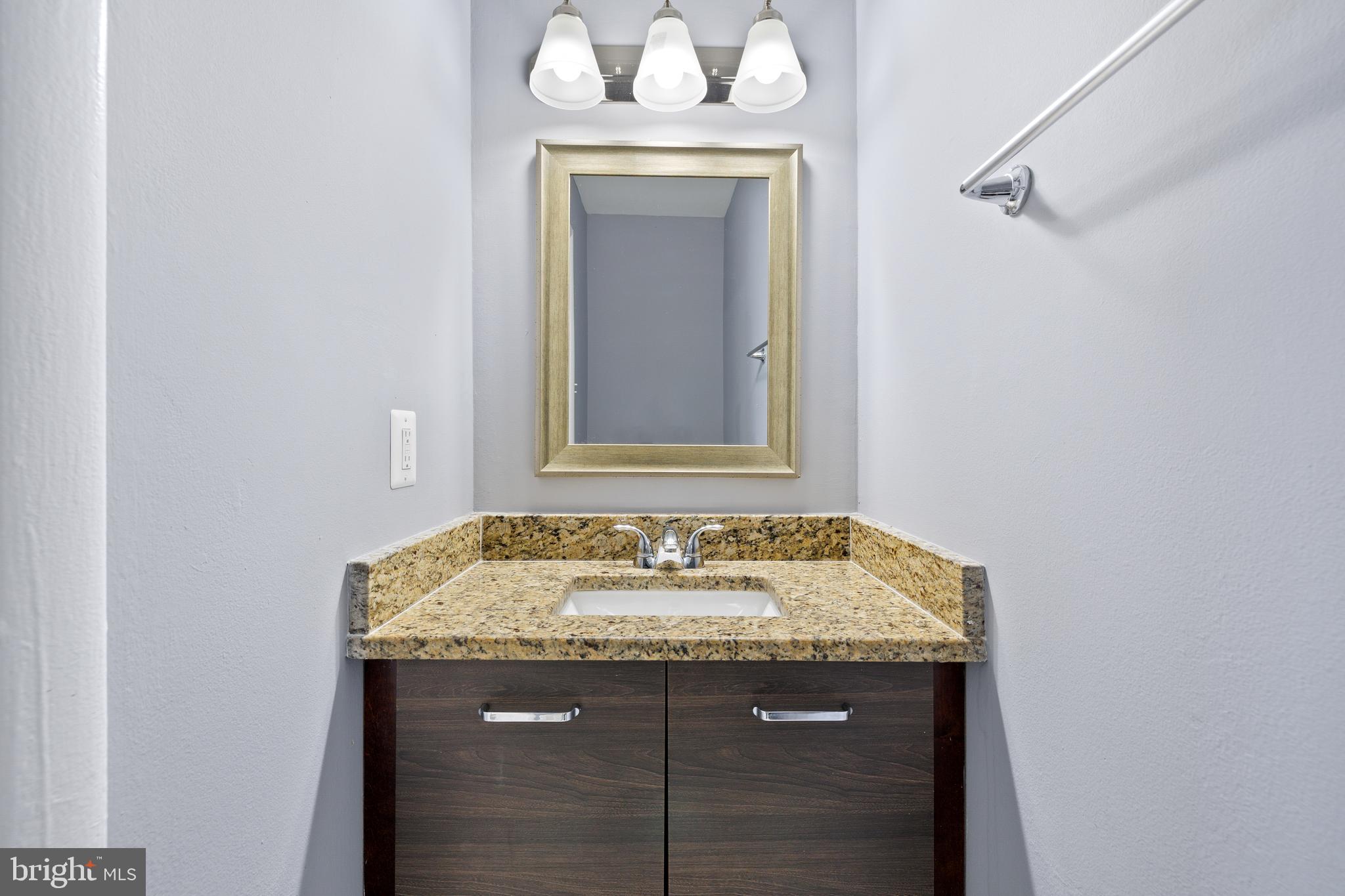 CENTRAL PARK CONDO - Residential
