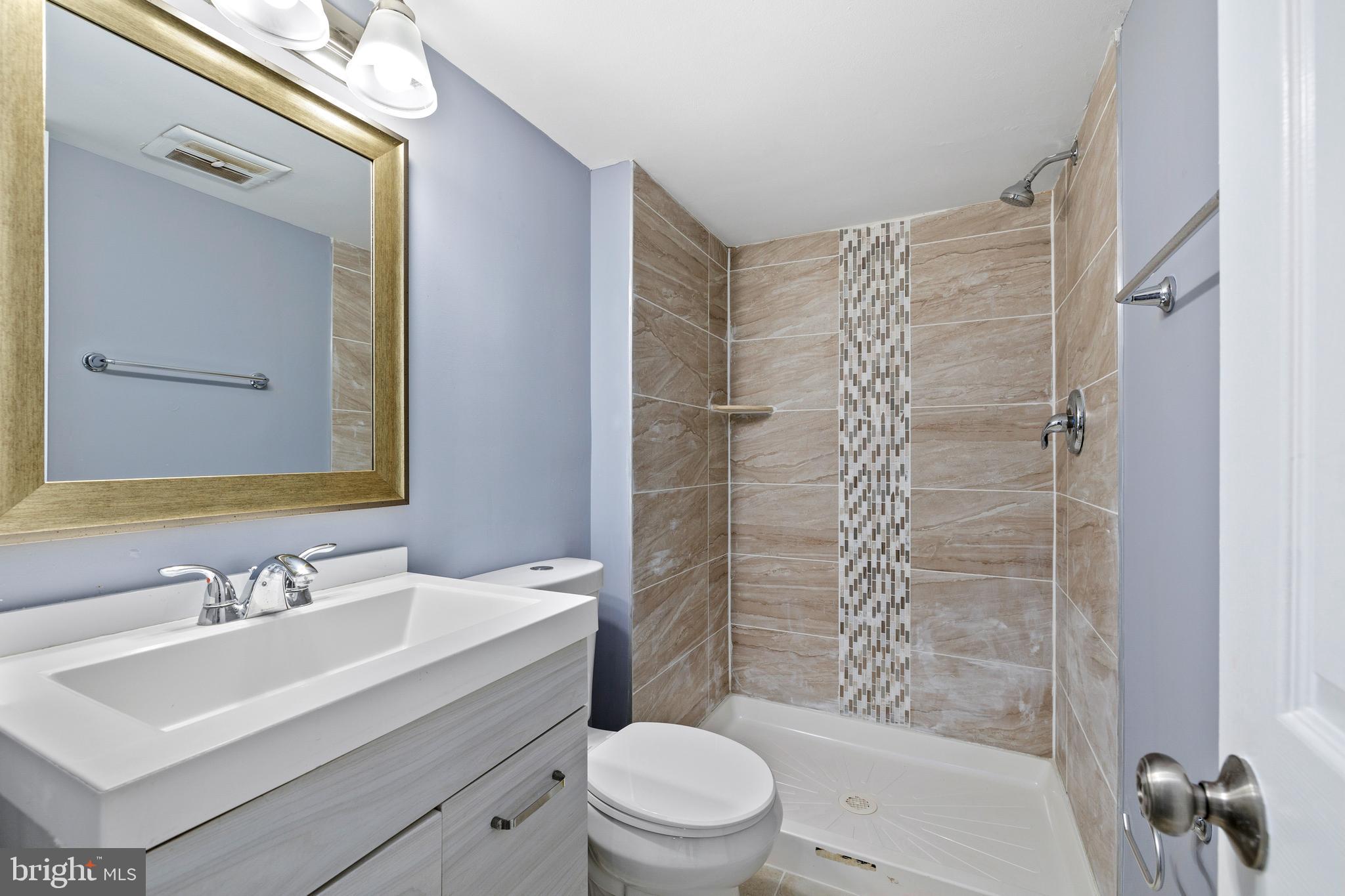CENTRAL PARK CONDO - Residential