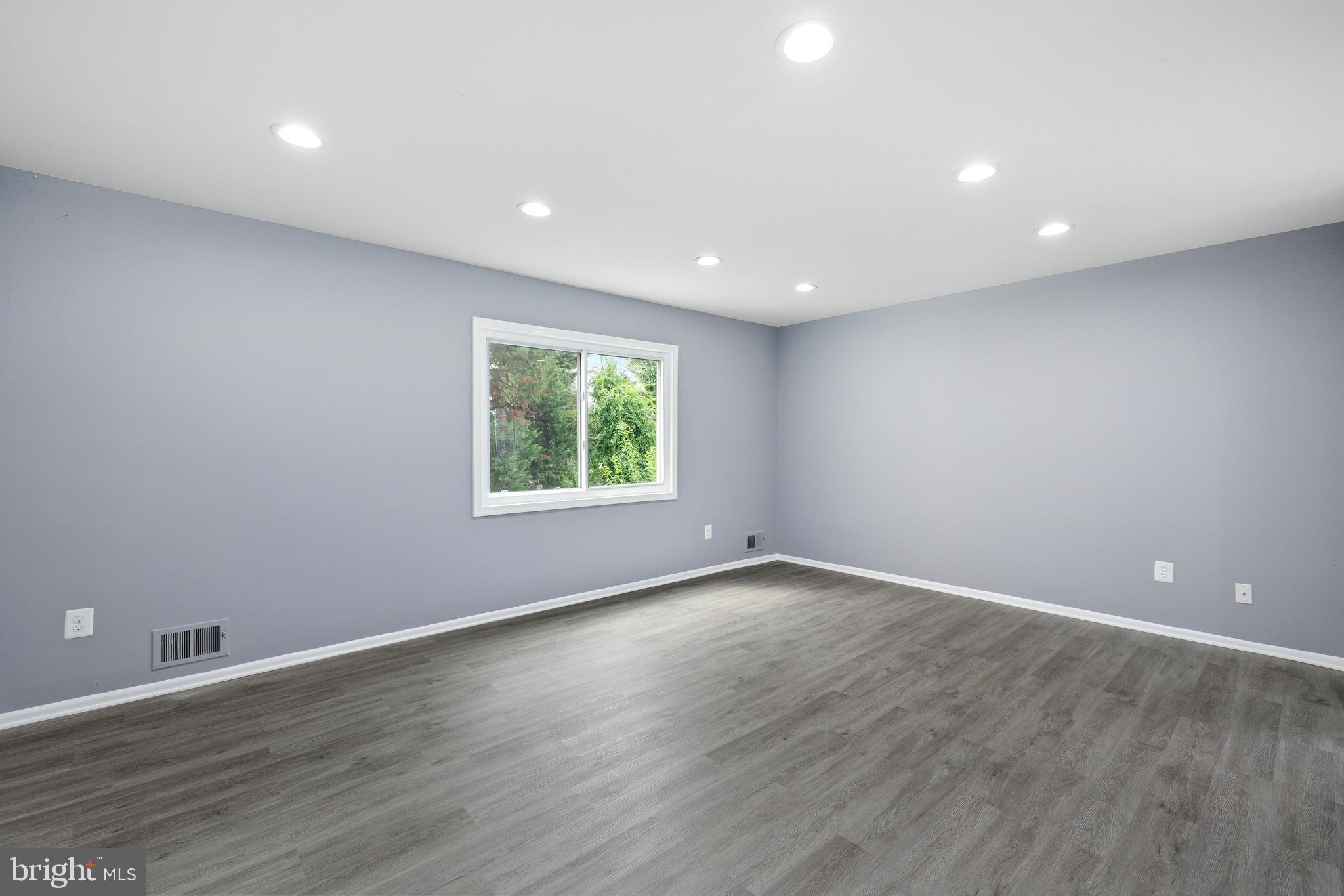 CENTRAL PARK CONDO - Residential