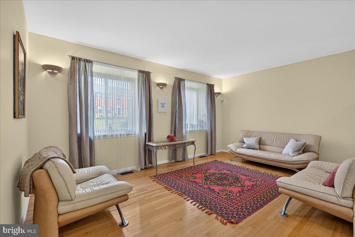 TREELINE ESTS - Residential