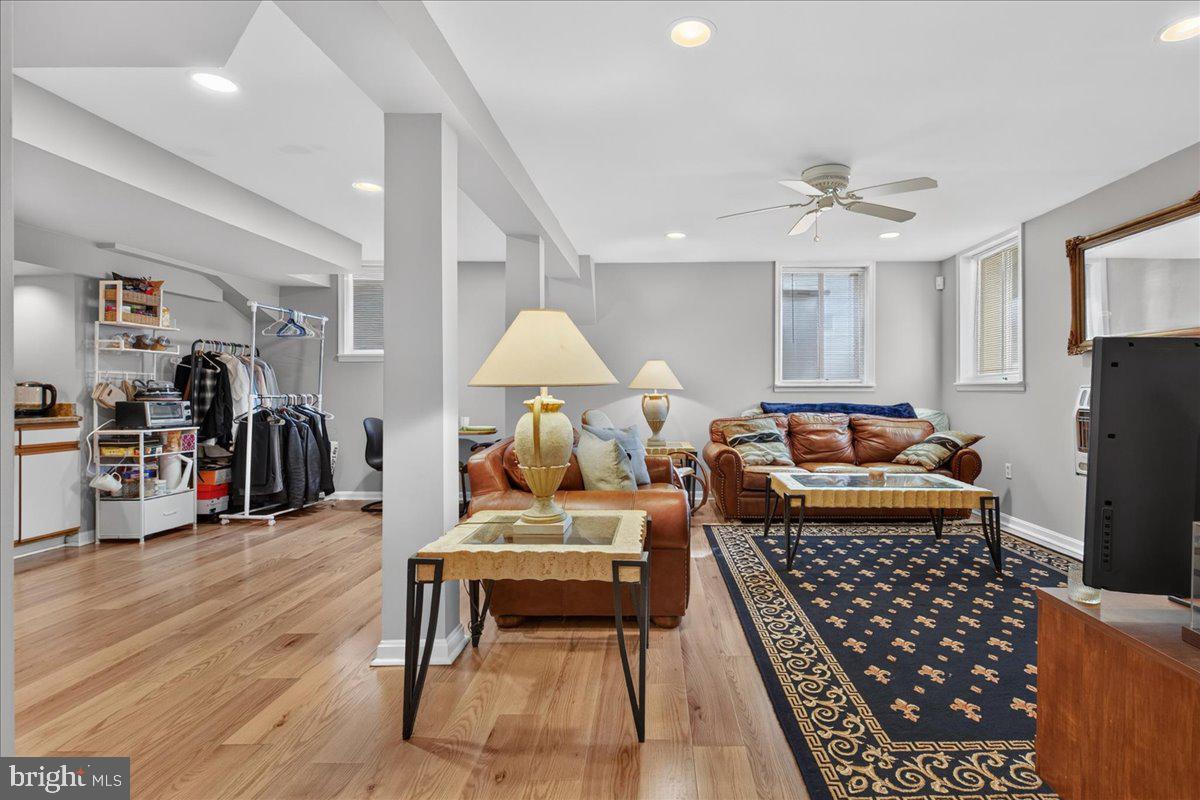 TREELINE ESTS - Residential