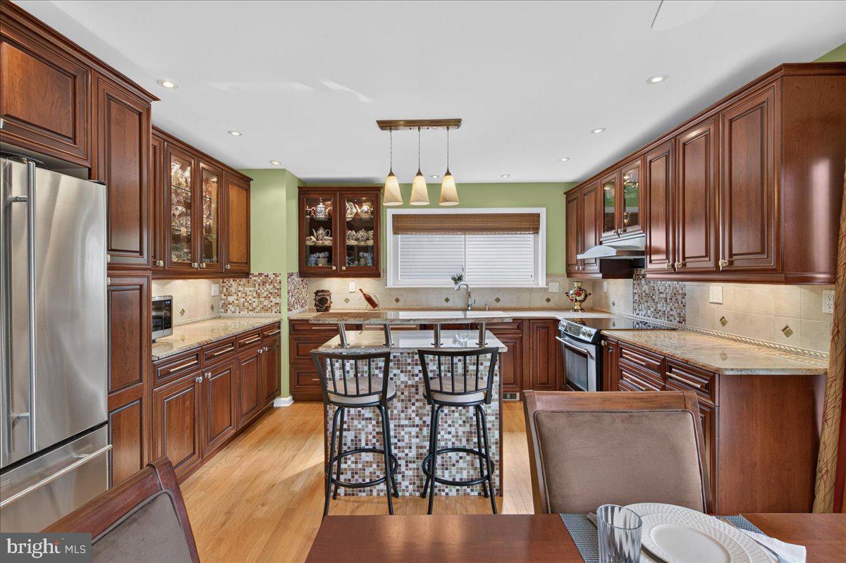 TREELINE ESTS - Residential