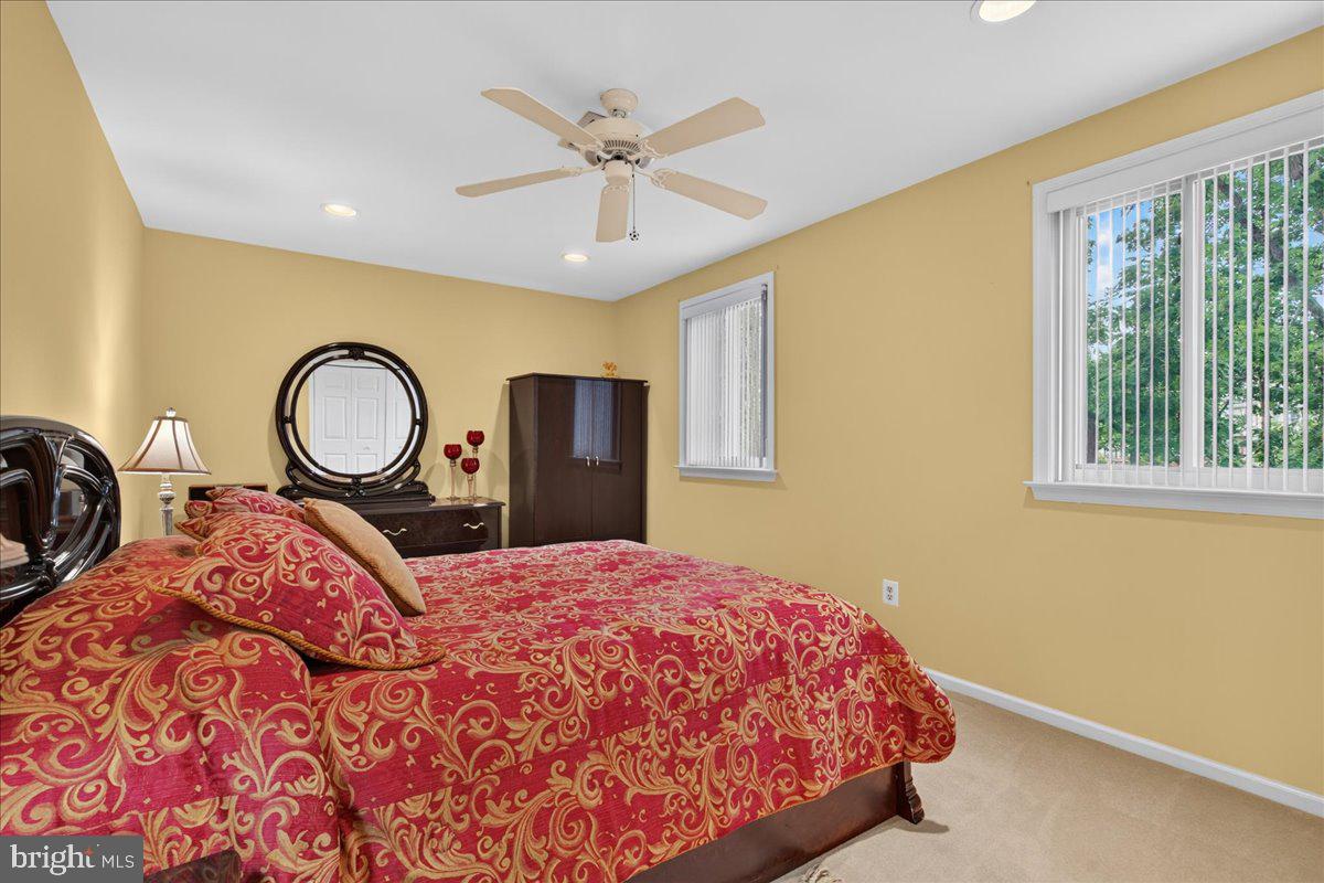 TREELINE ESTS - Residential