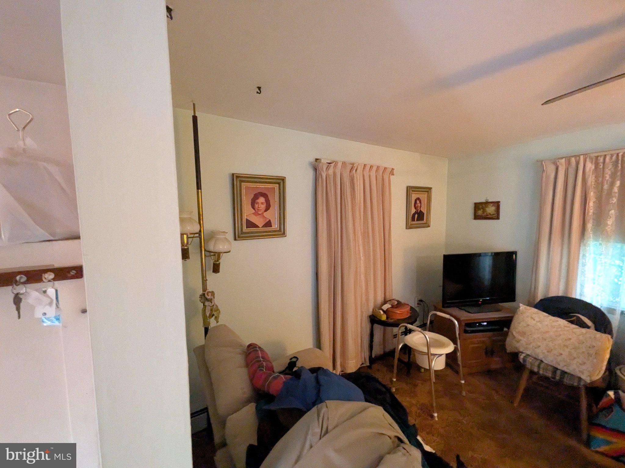CATONSVILLE MANOR - Residential