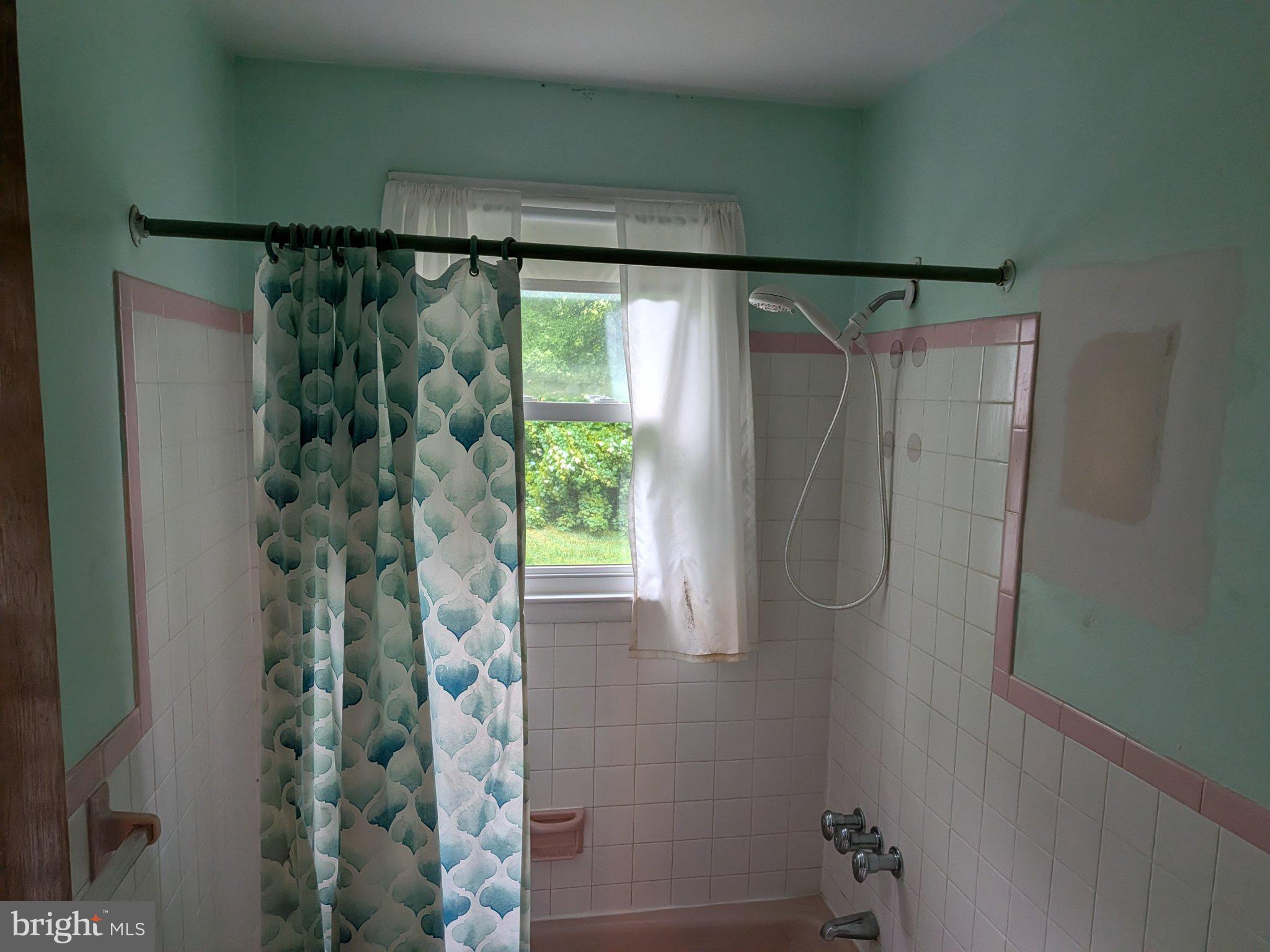 CATONSVILLE MANOR - Residential