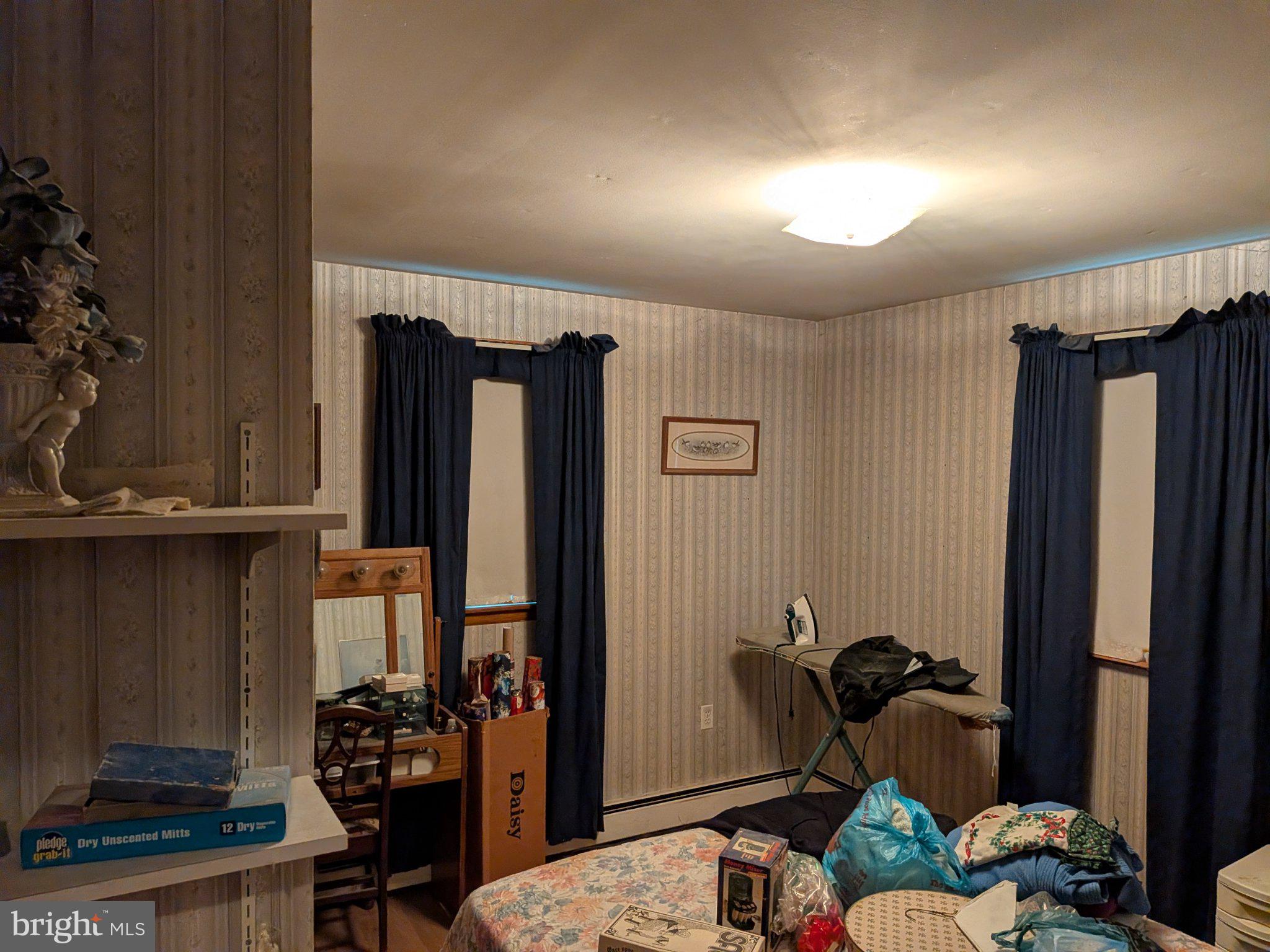 CATONSVILLE MANOR - Residential