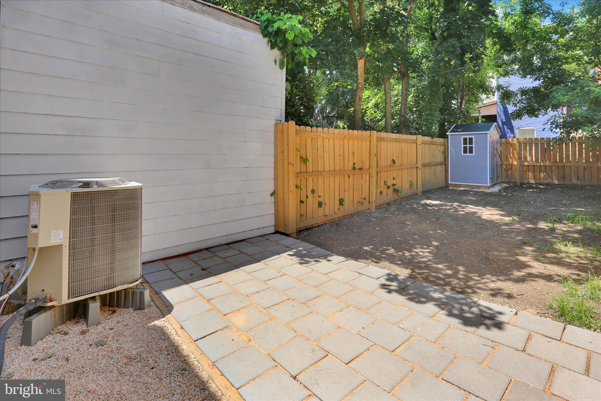 SOUTH WEST LANCASTER - Residential