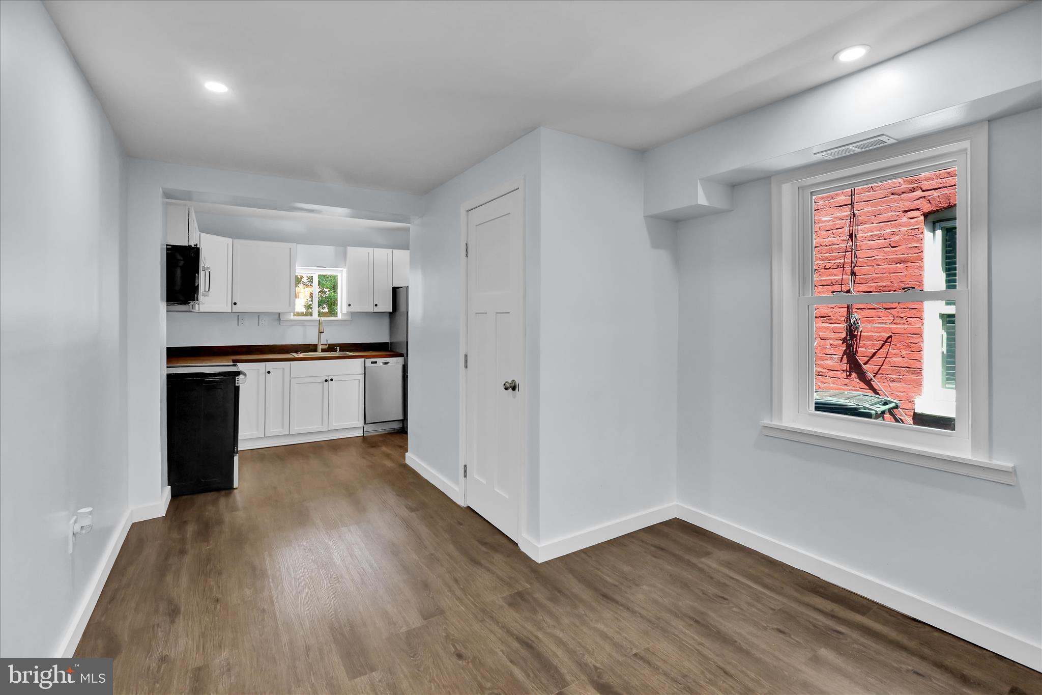 SOUTH WEST LANCASTER - Residential