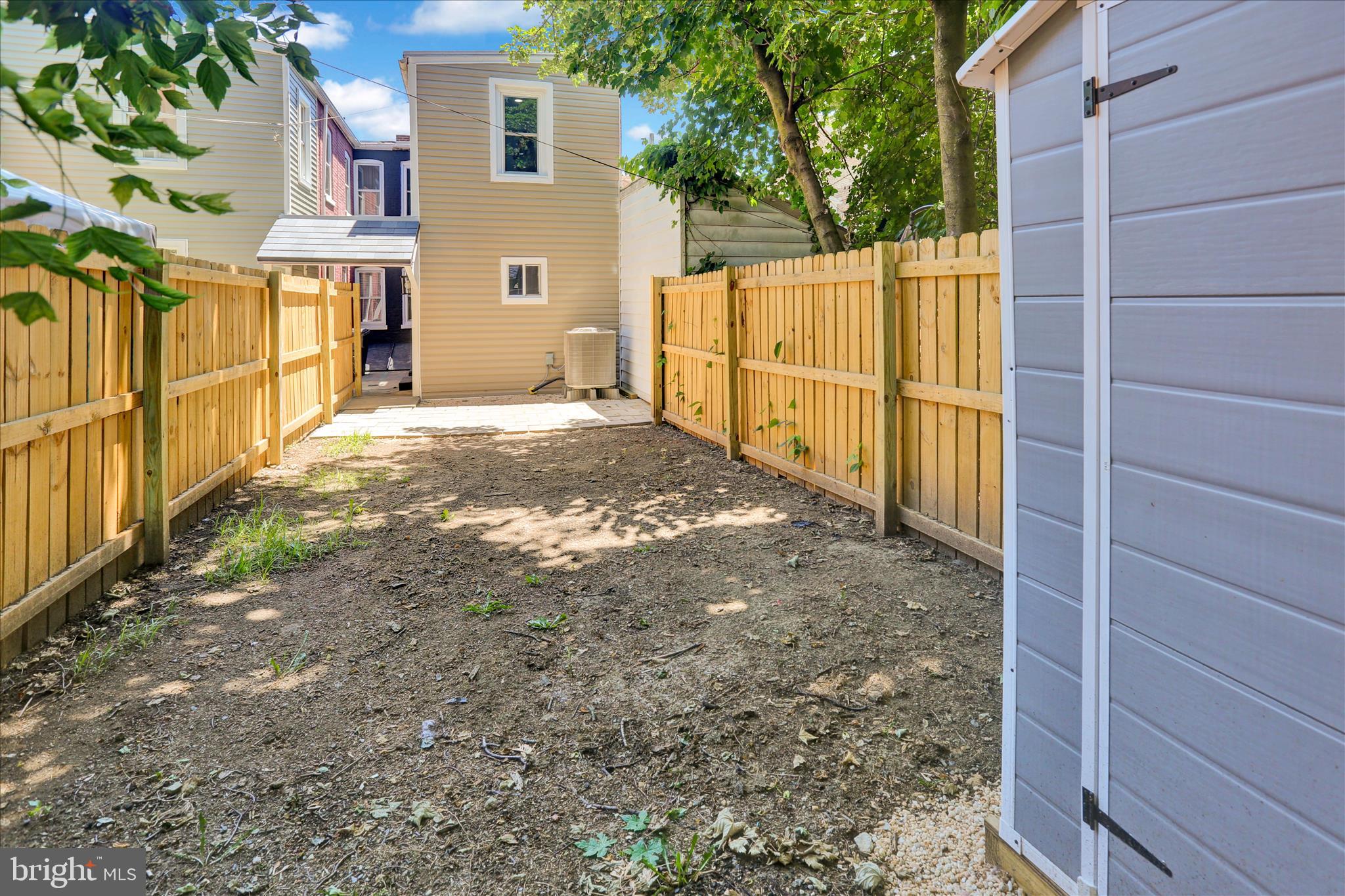 SOUTH WEST LANCASTER - Residential