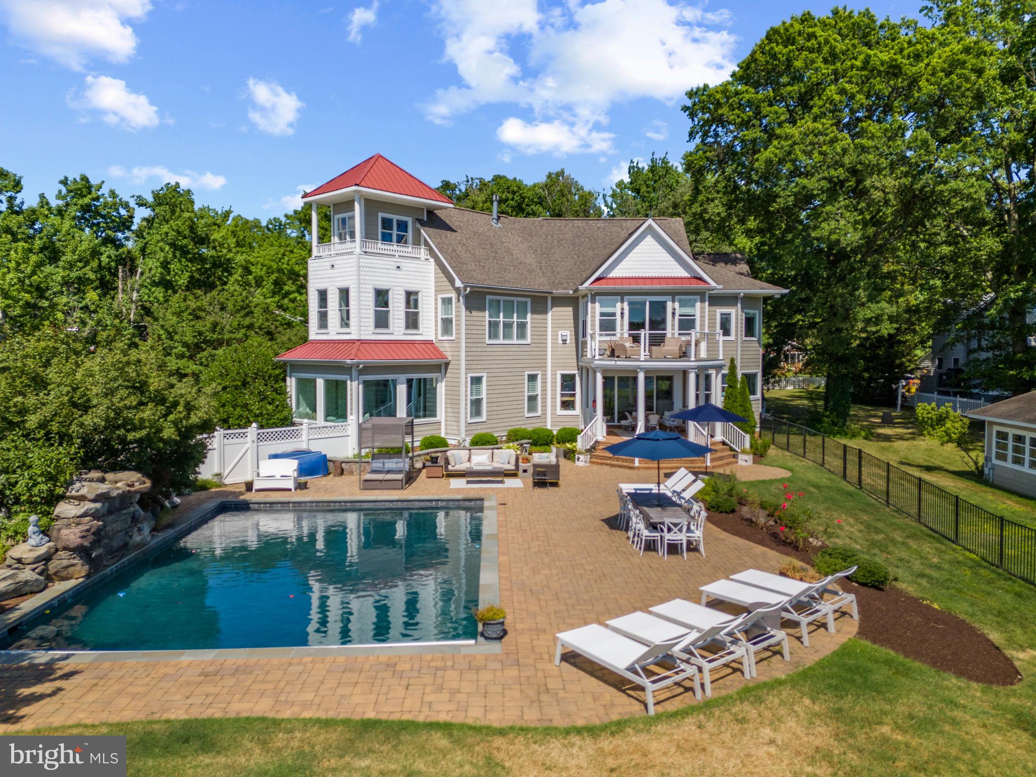 ARUNDEL ON THE BAY - Residential