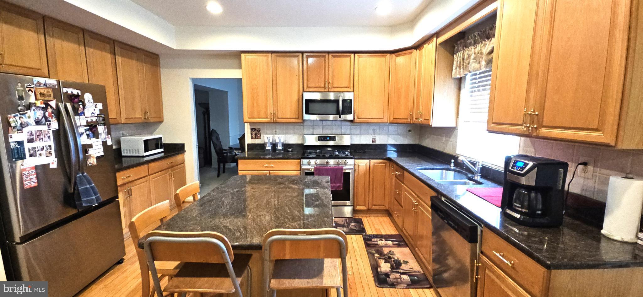 MONTGOMERY CROSSING - Residential