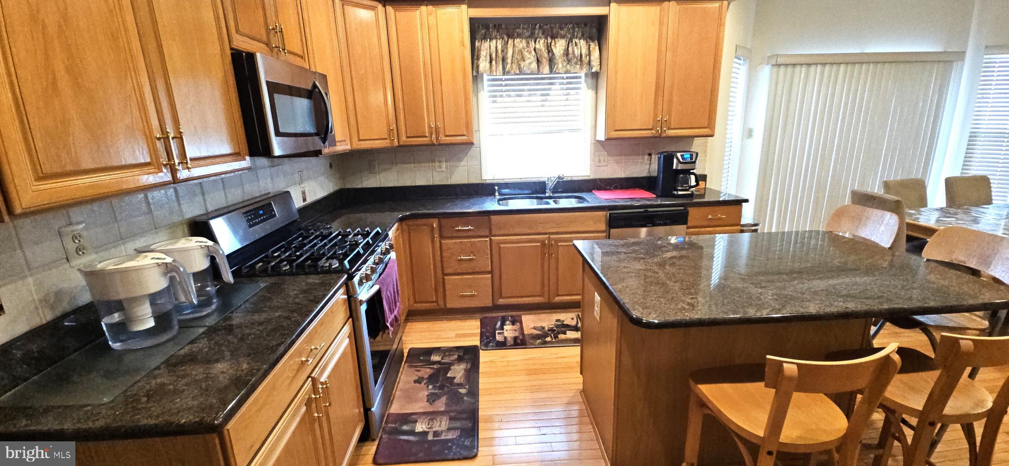 MONTGOMERY CROSSING - Residential