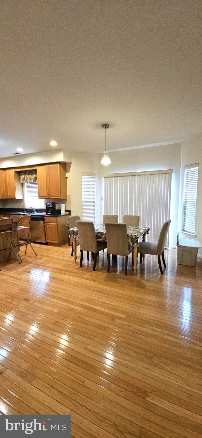MONTGOMERY CROSSING - Residential