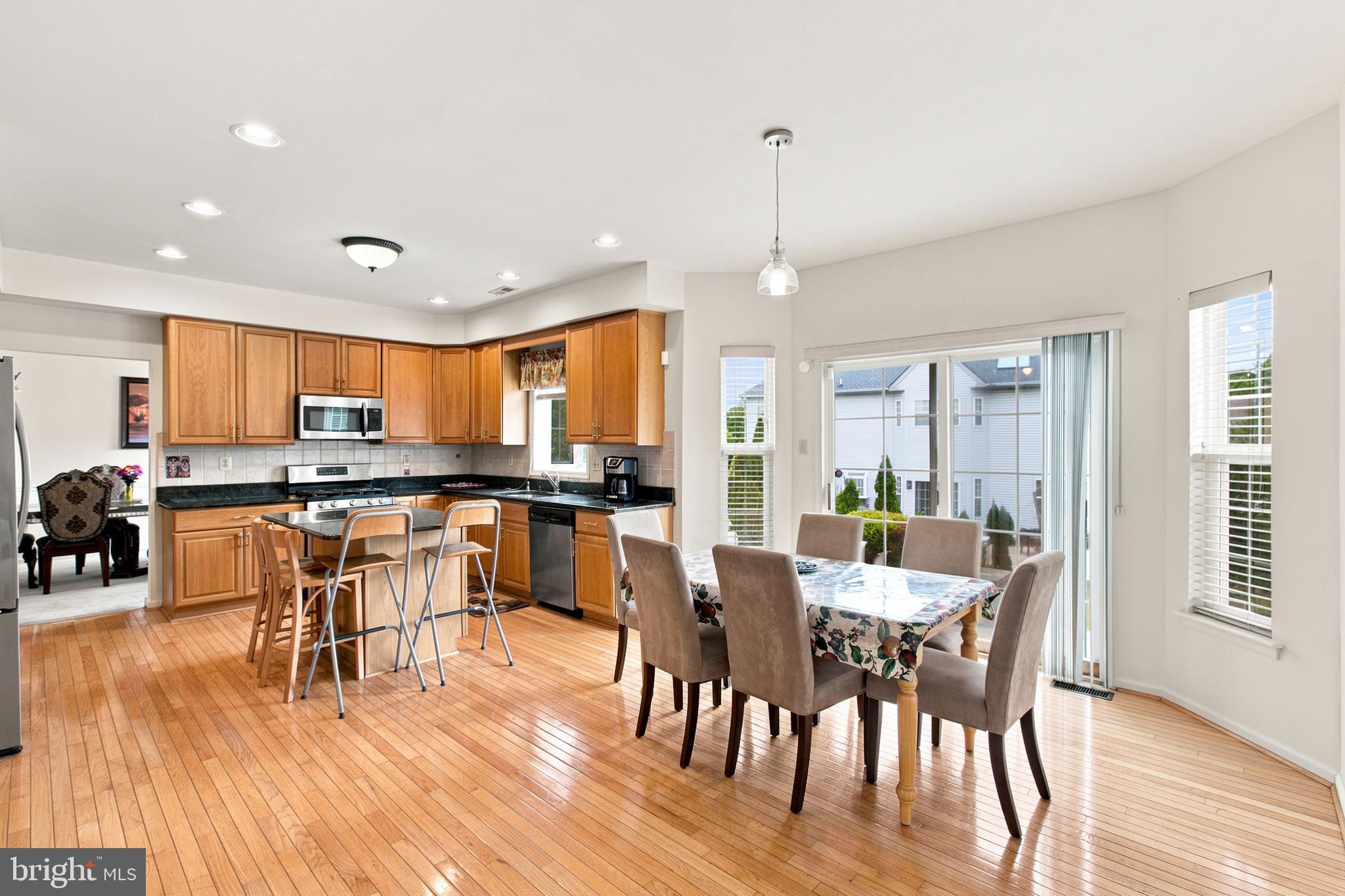 MONTGOMERY CROSSING - Residential