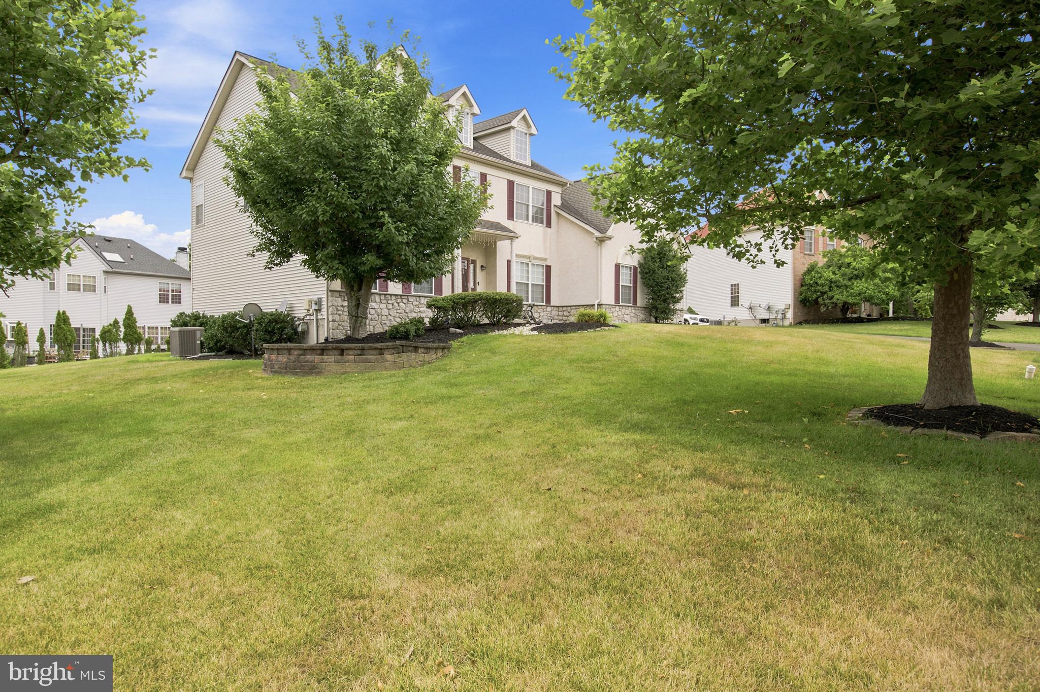 MONTGOMERY CROSSING - Residential