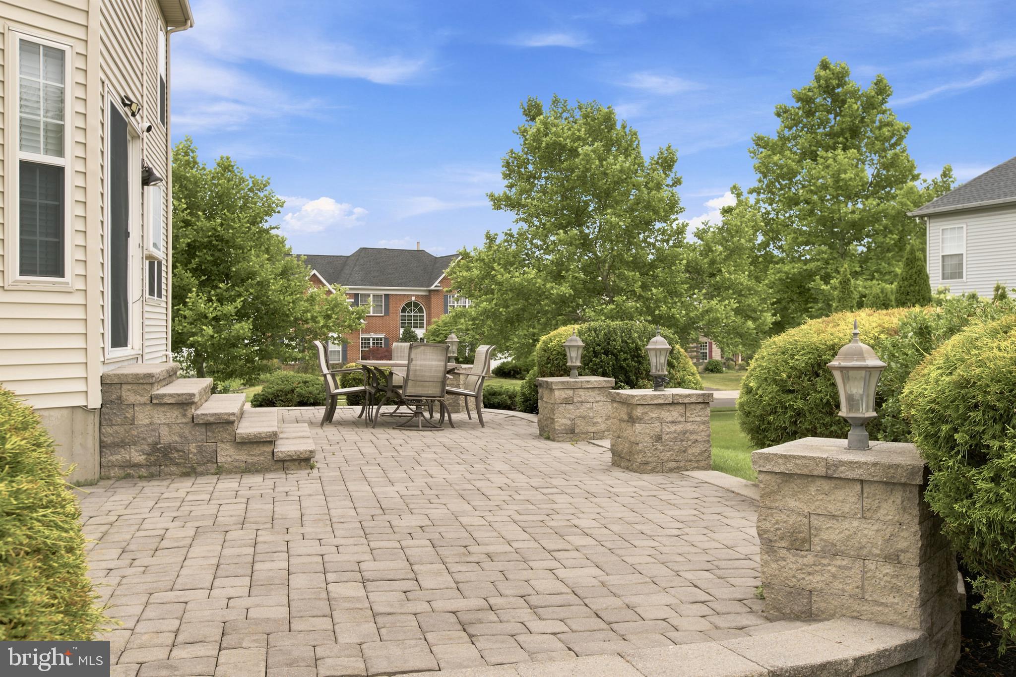 MONTGOMERY CROSSING - Residential