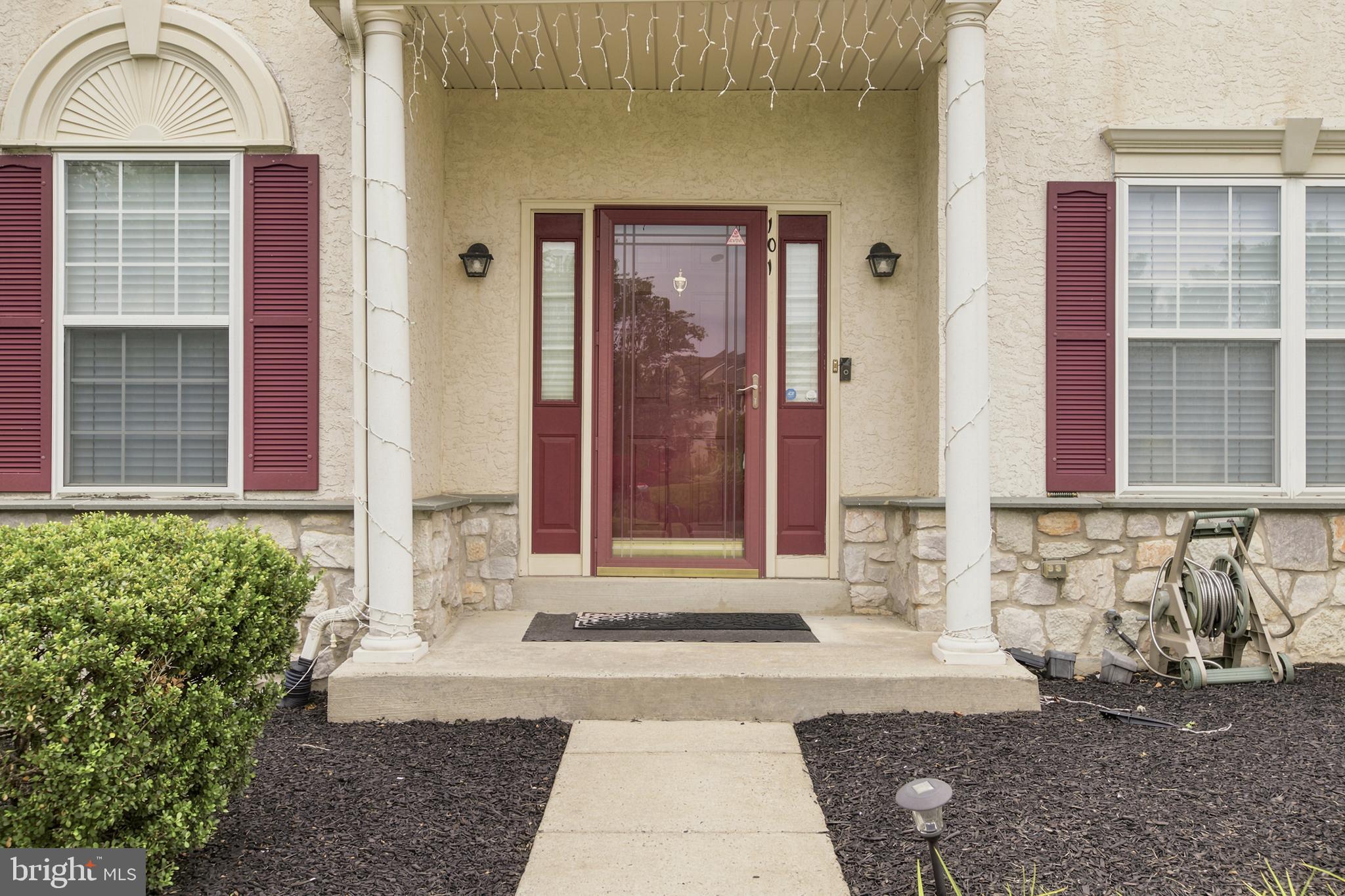 MONTGOMERY CROSSING - Residential