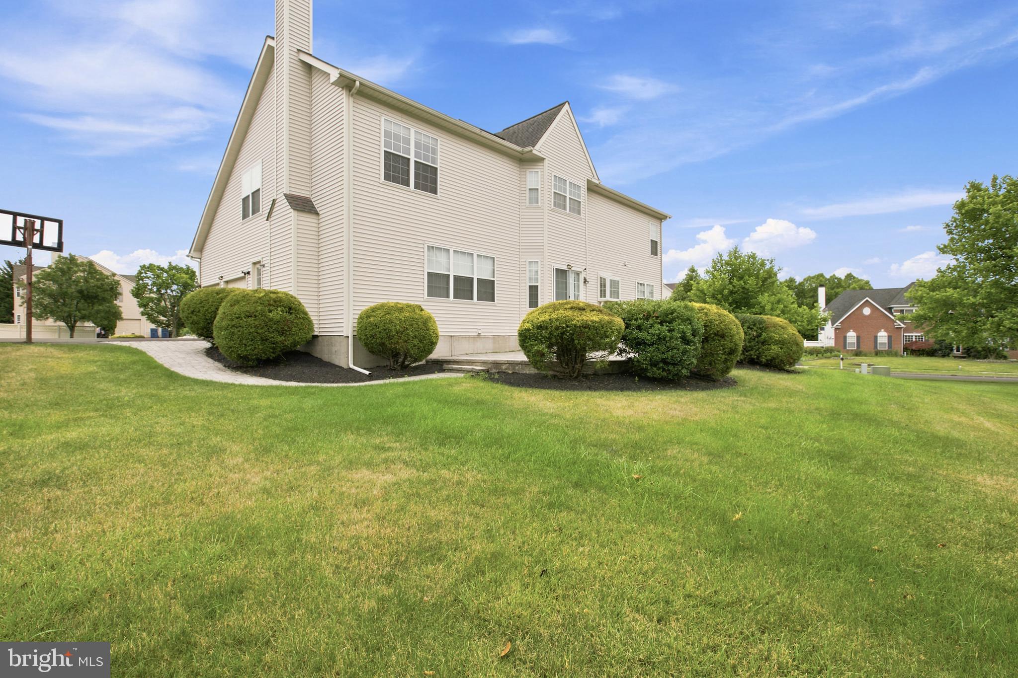 MONTGOMERY CROSSING - Residential