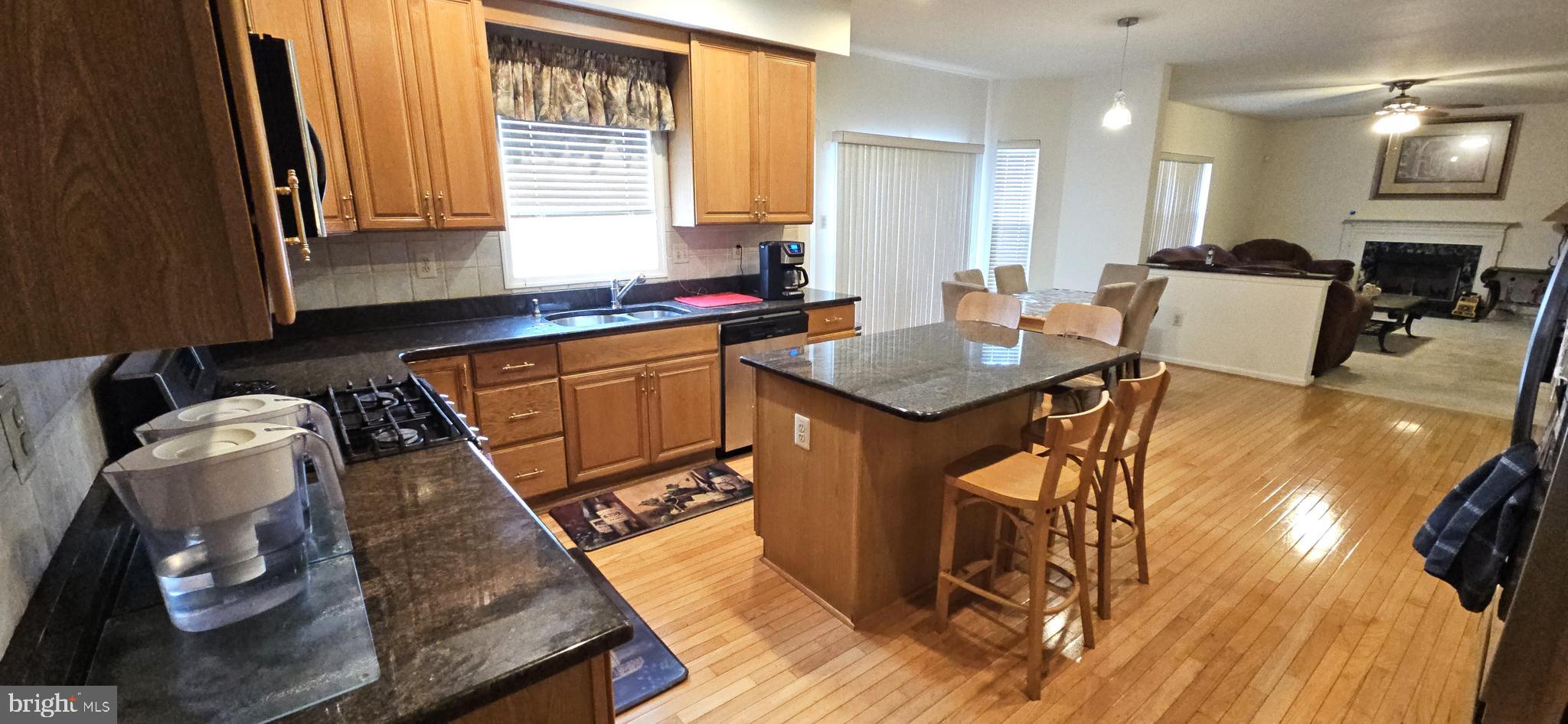 MONTGOMERY CROSSING - Residential