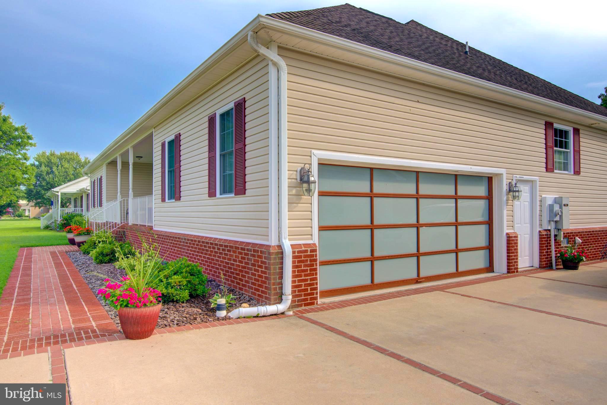 RIVERSIDE MEADOWS - Residential