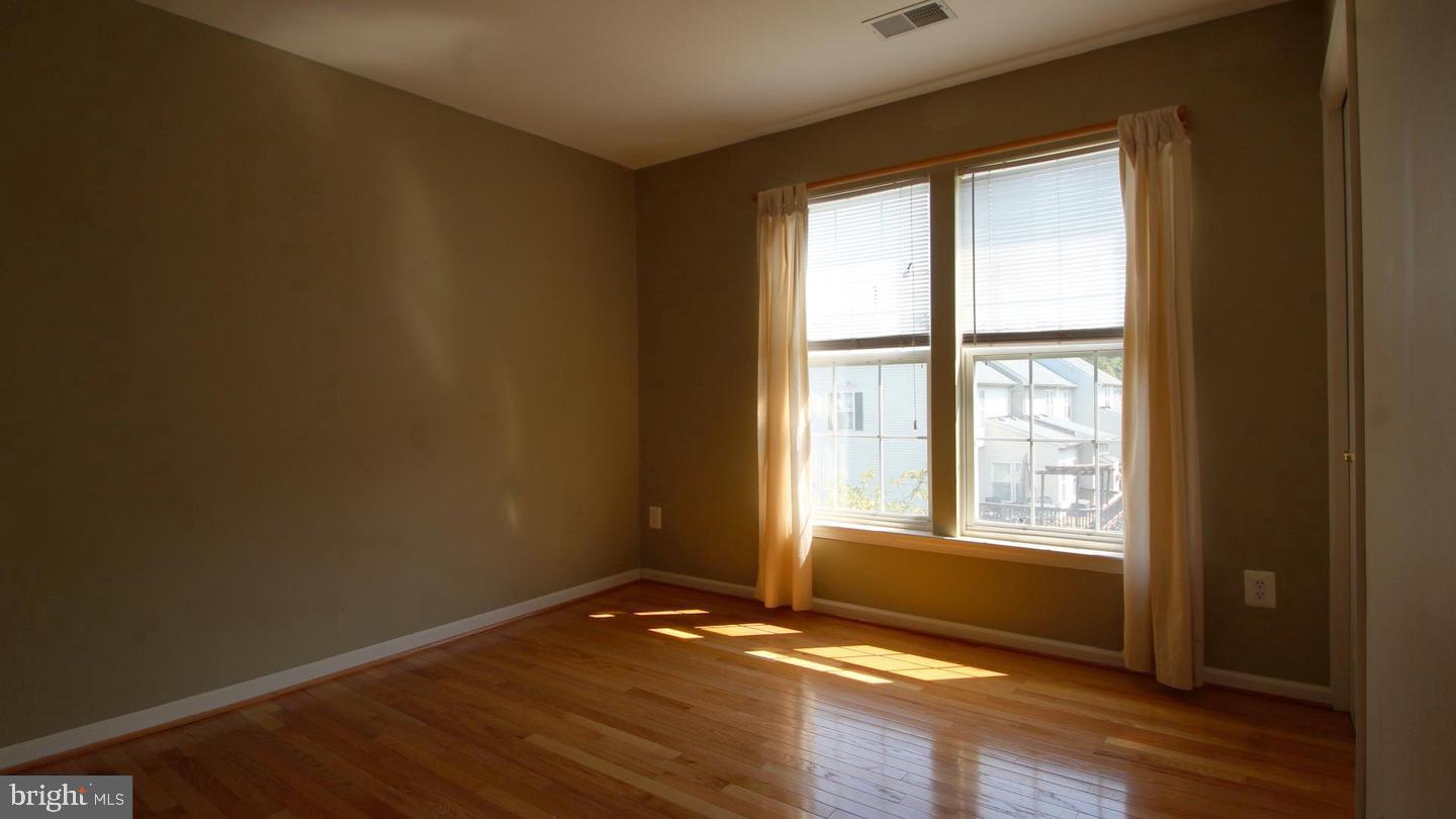 POTOMAC LAKES - Residential Lease