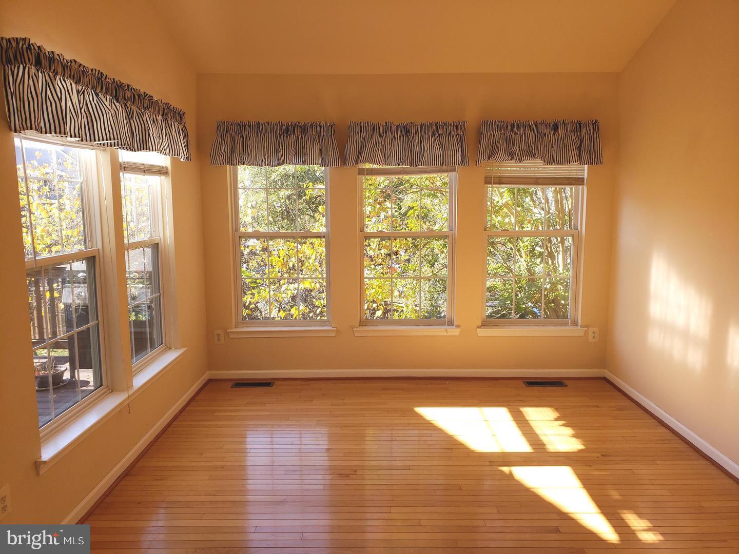 POTOMAC LAKES - Residential Lease