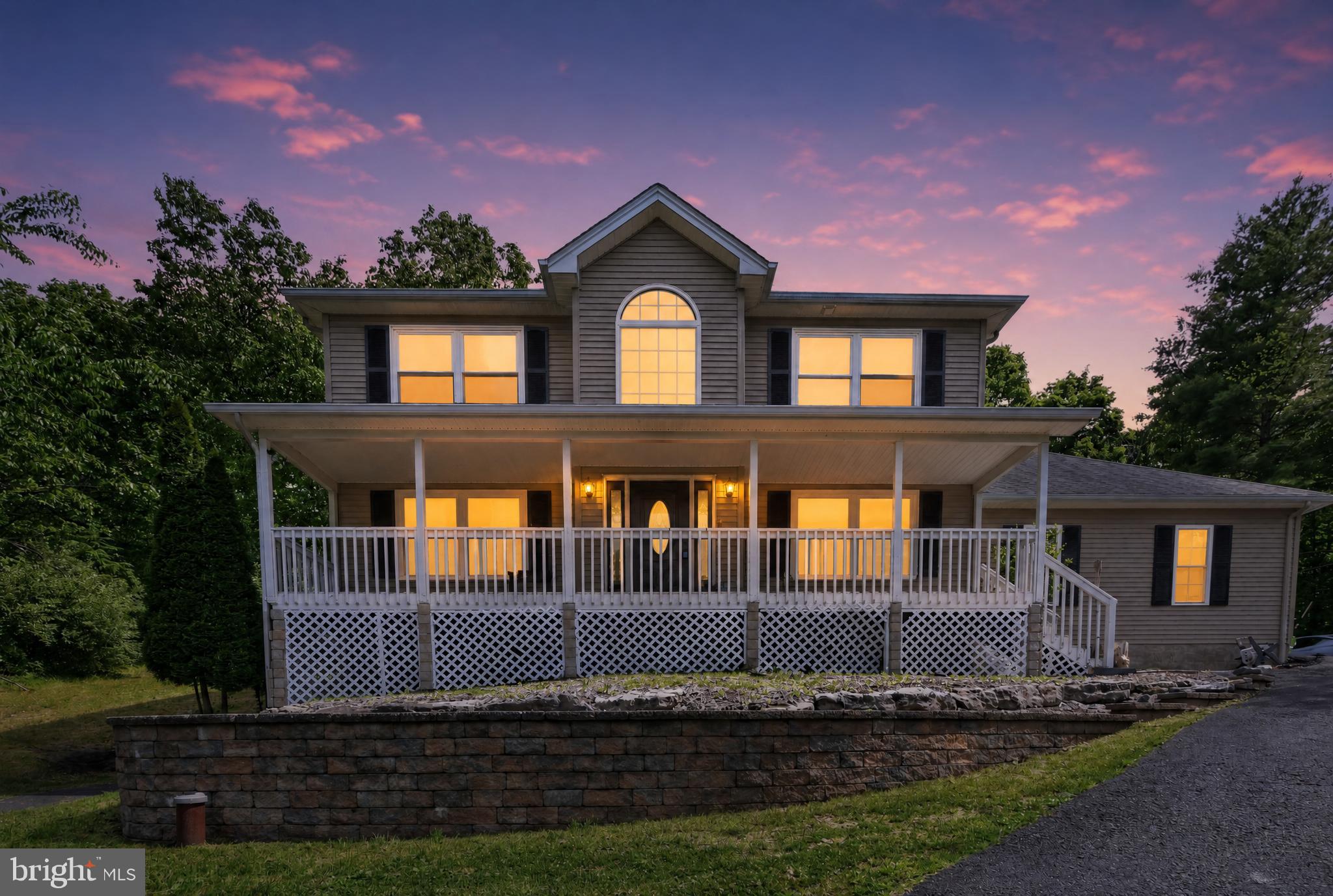 TWIN LAKE ESTATES - Residential