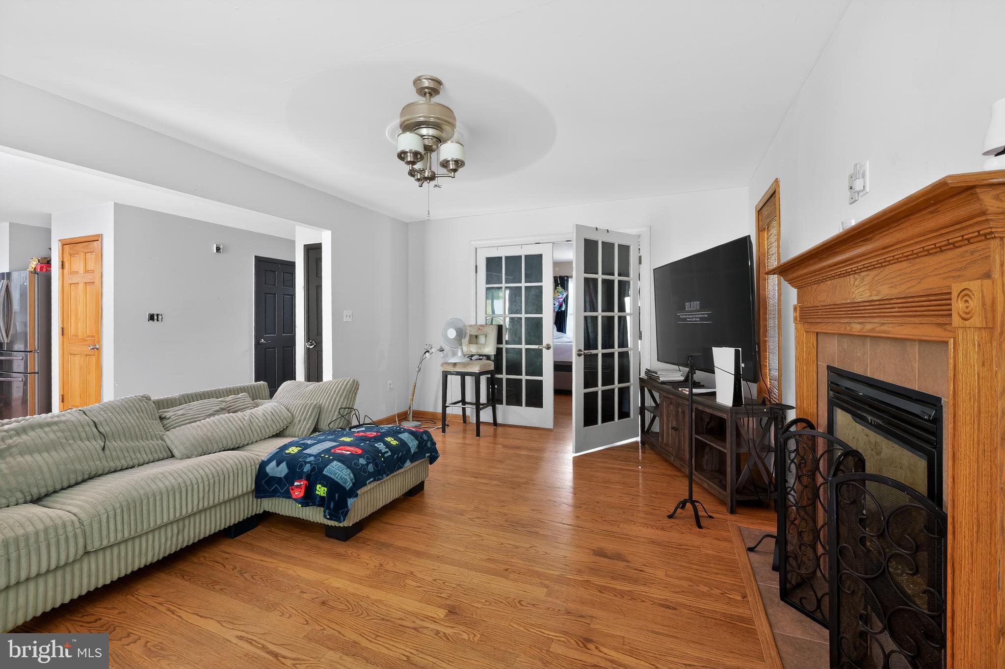 TWIN LAKE ESTATES - Residential