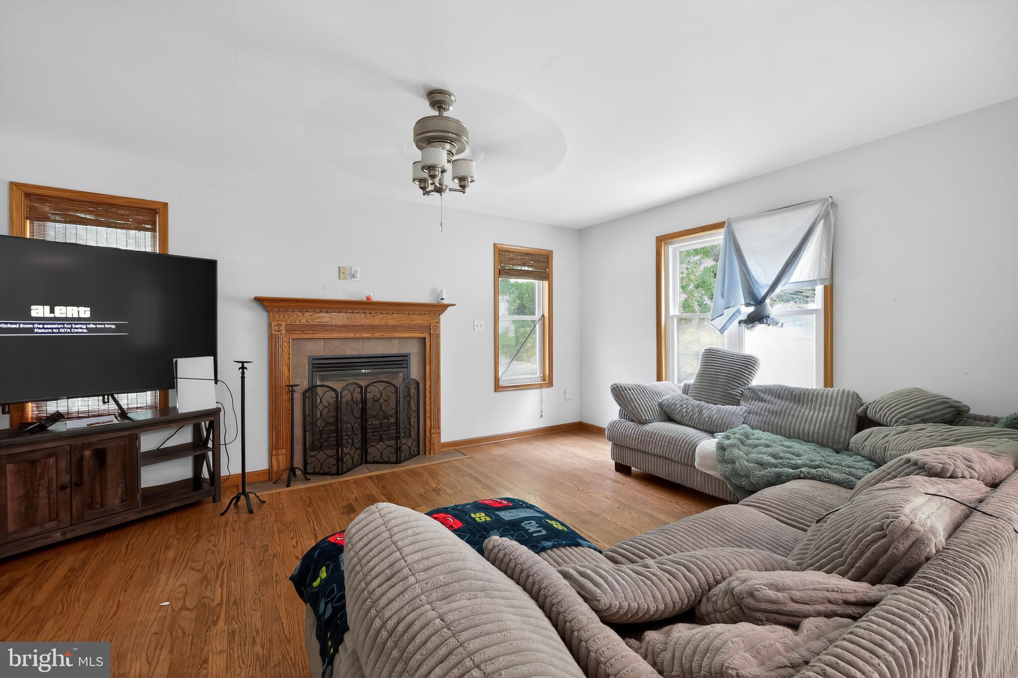 TWIN LAKE ESTATES - Residential