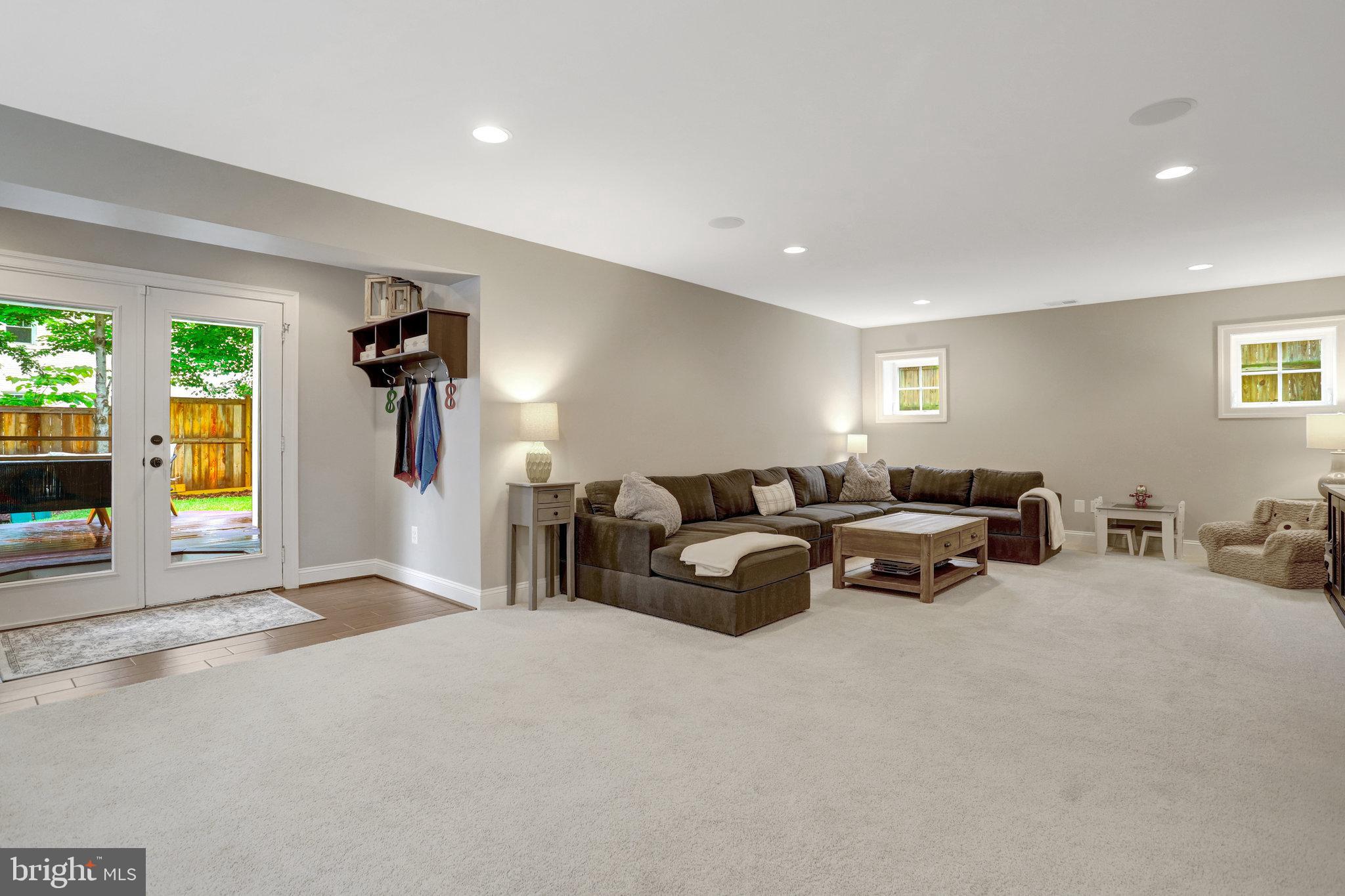LEXINGTON VILLAGE - Residential