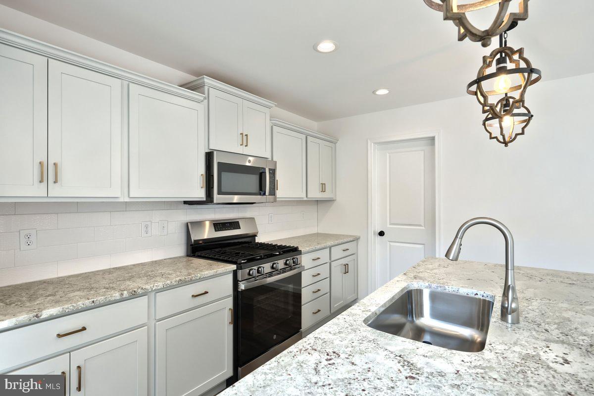 WOODLYNN PRESERVE - Residential