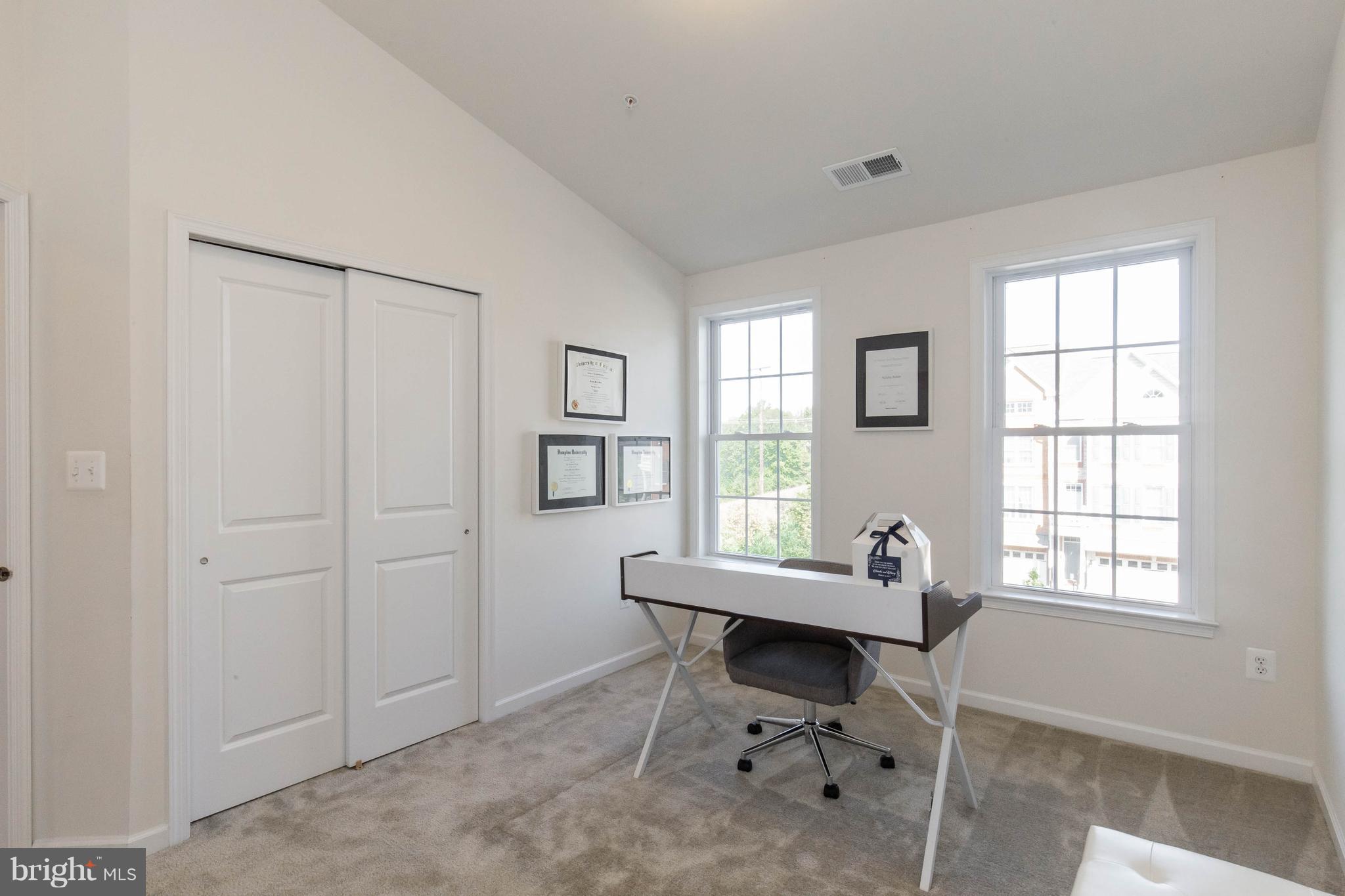 MARLBORO RIDGE - Residential
