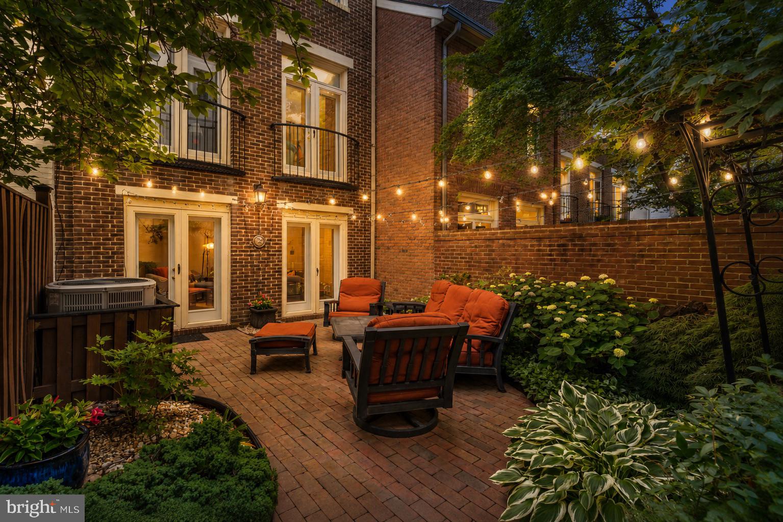 CANAL WAY - Residential