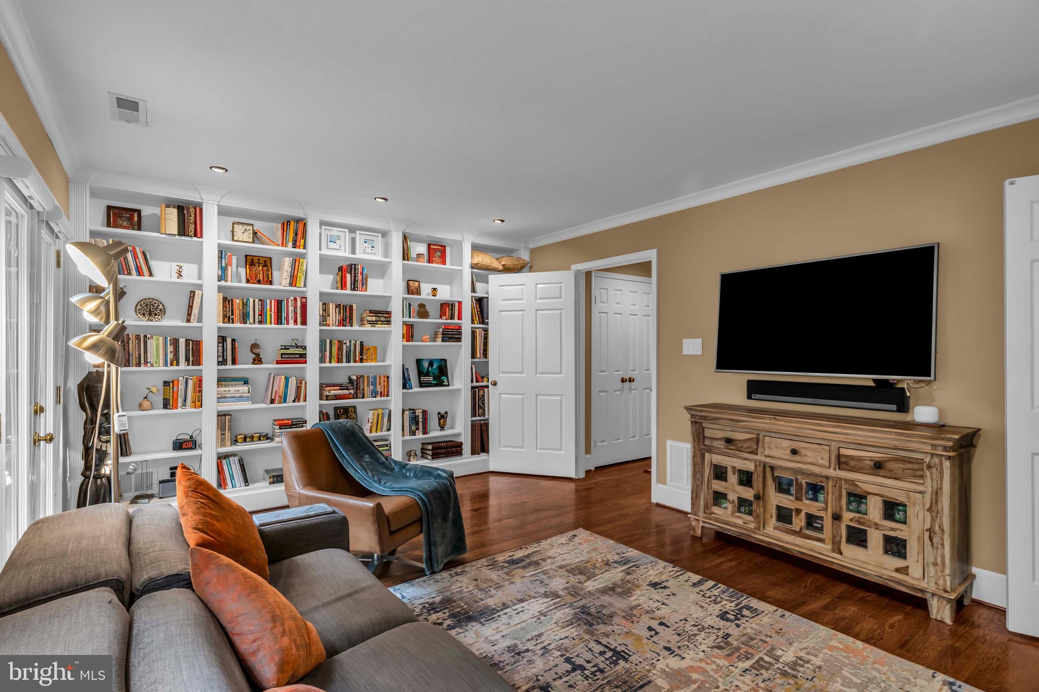 CANAL WAY - Residential