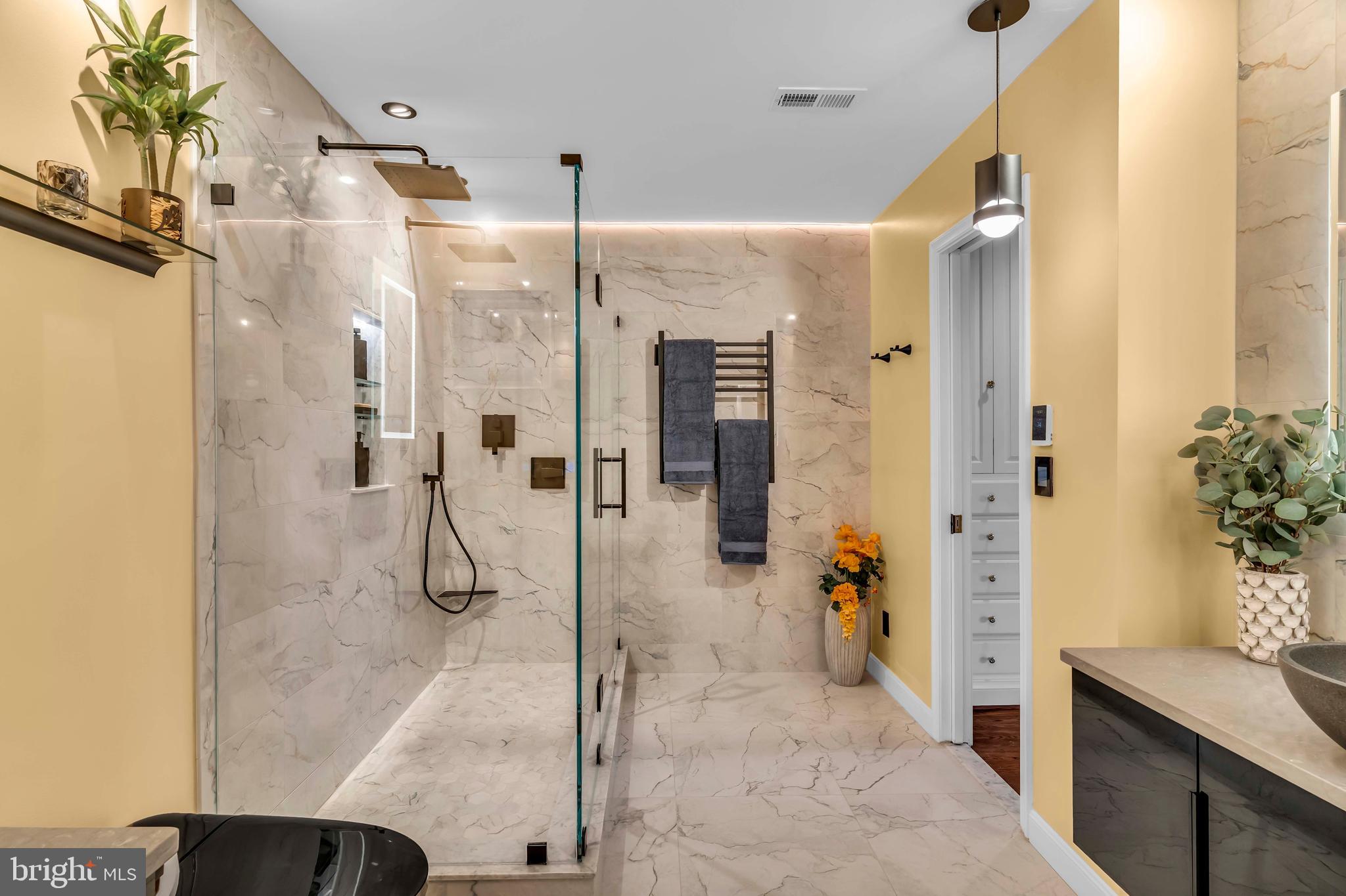 CANAL WAY - Residential