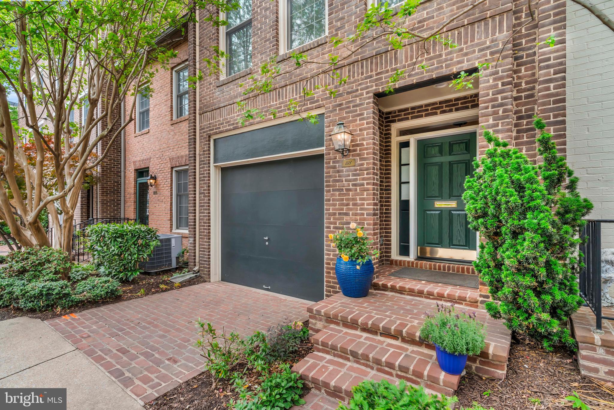 CANAL WAY - Residential